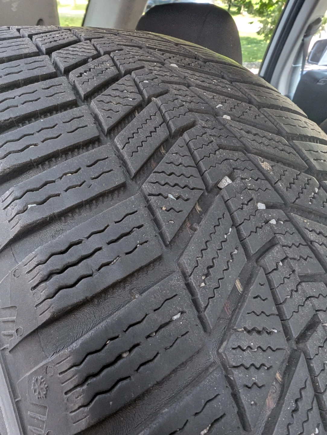 Continental Winter tires. 205/55 R 16 on steel rims - photo 3