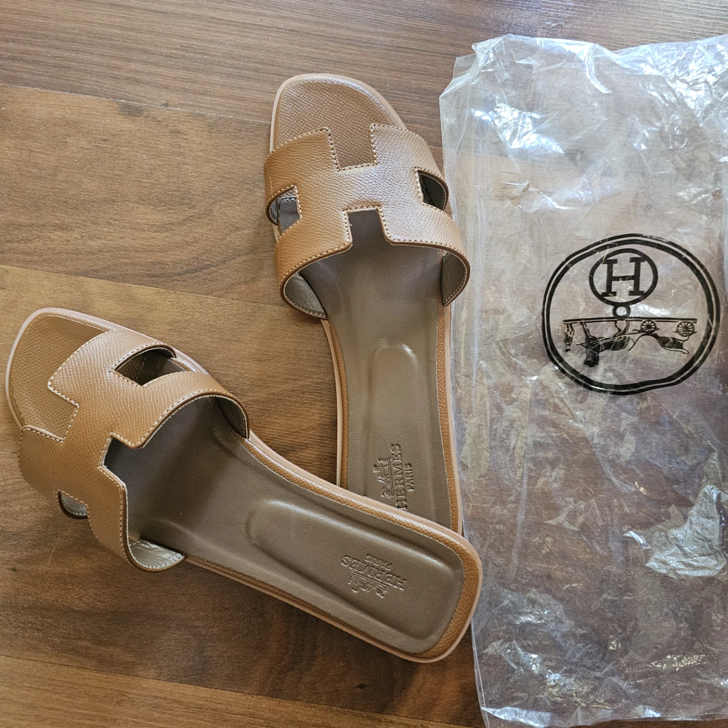 Hermès Oran Sandals Tan