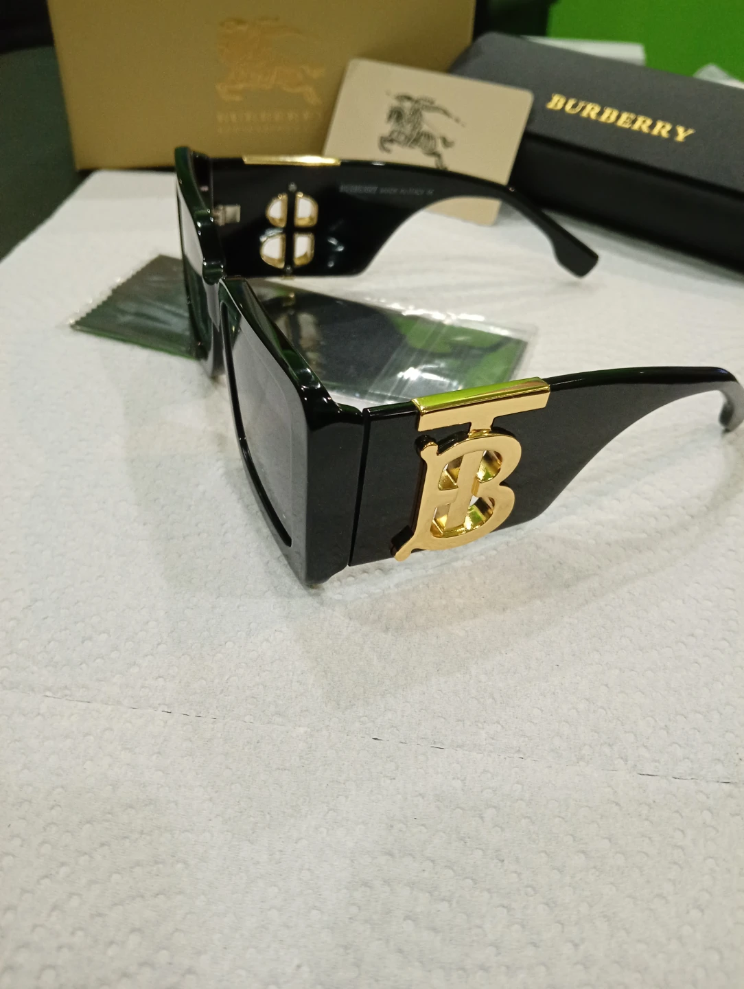 Burberry Black Sunglasses women's - photo 5