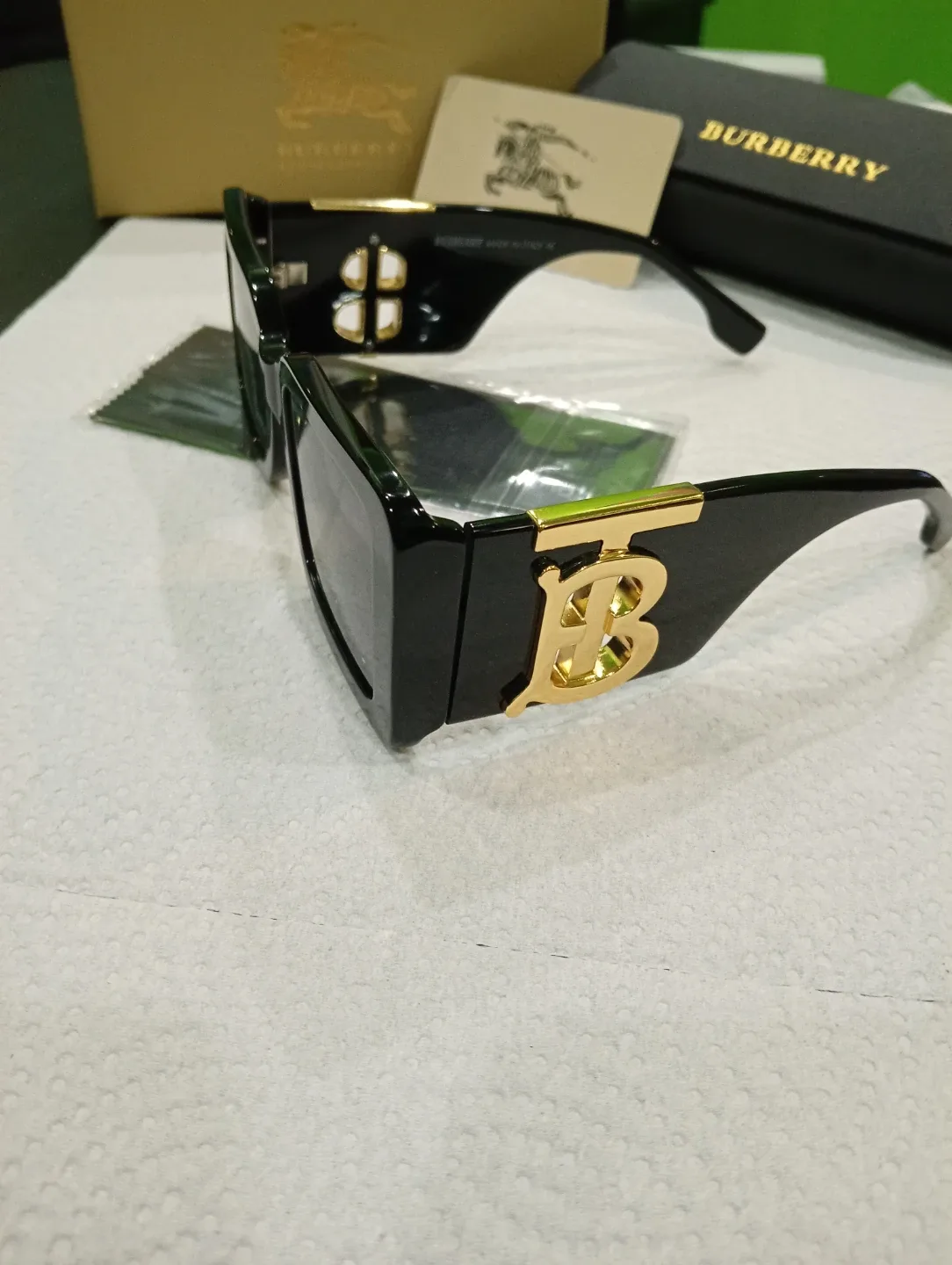 Burberry Black Sunglasses women's - photo 5