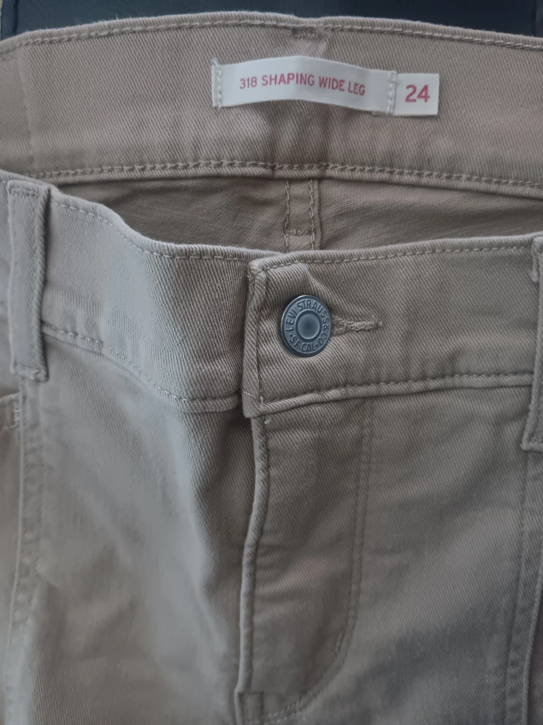 Levi's 318 Shaping Wide Leg Pants - Size 24