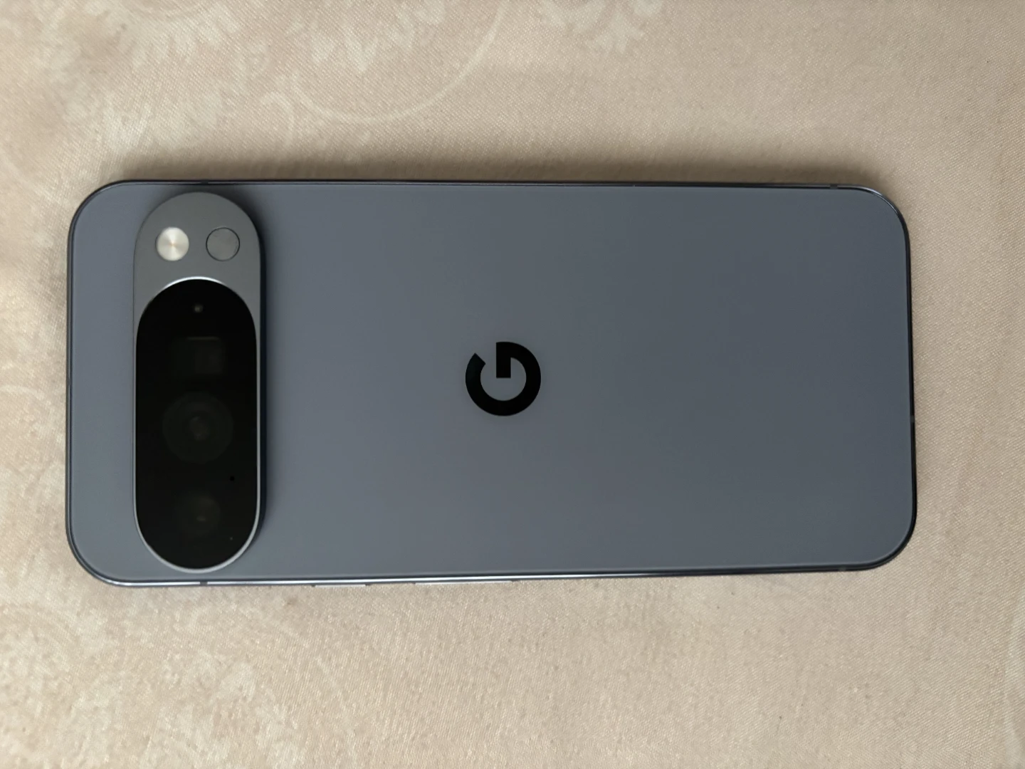 Google Pixel 10 Pro XL 256GB Unlocked- Moonstone - photo 3