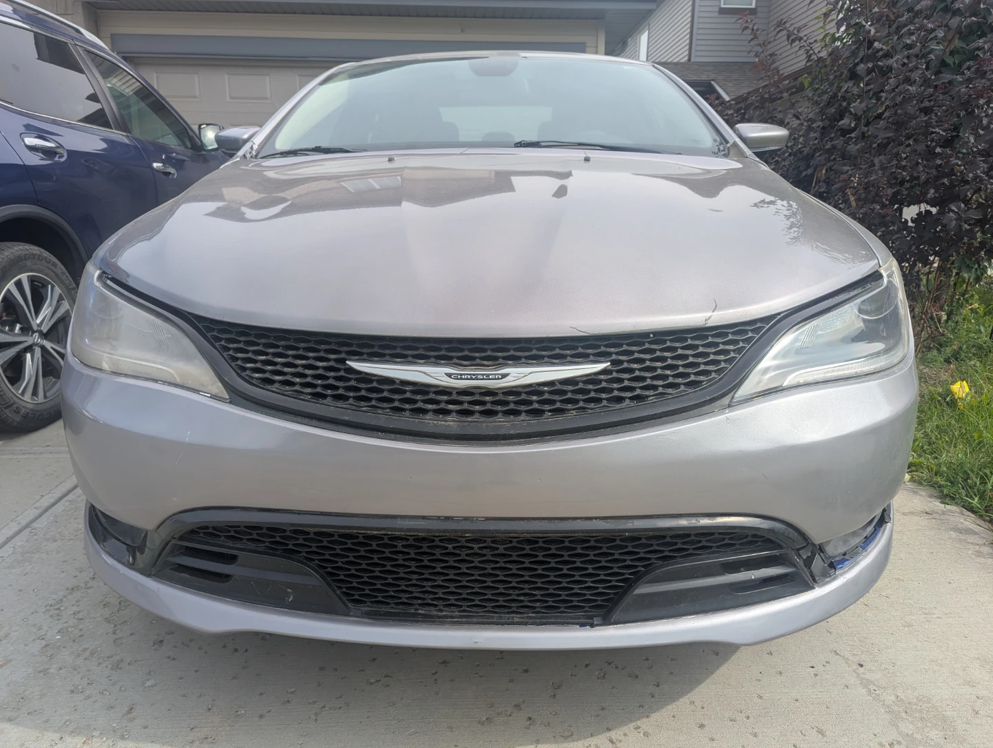 $8500 2017 Chrysler 200. 4 cylinder 2.4L, 117,000Km i - photo 2
