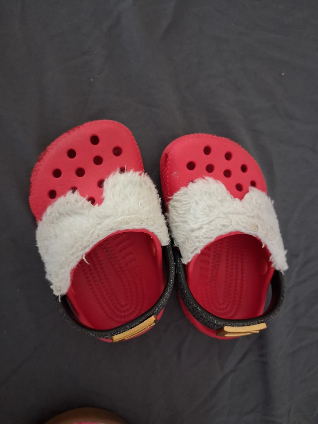 UGGS BOOTS SIZE 2 CROCS SIZE (2)(3) BUNDLE SHOES. - photo 2