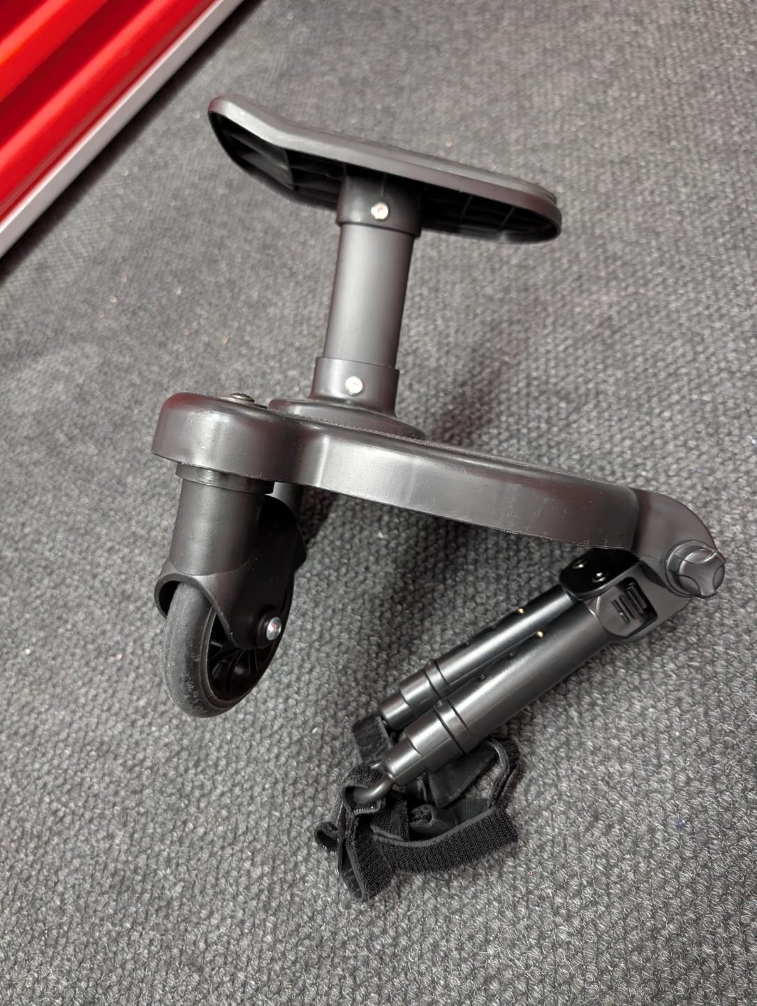 Universal Stroller Ride-Along Board with Seat, COD - photo 5