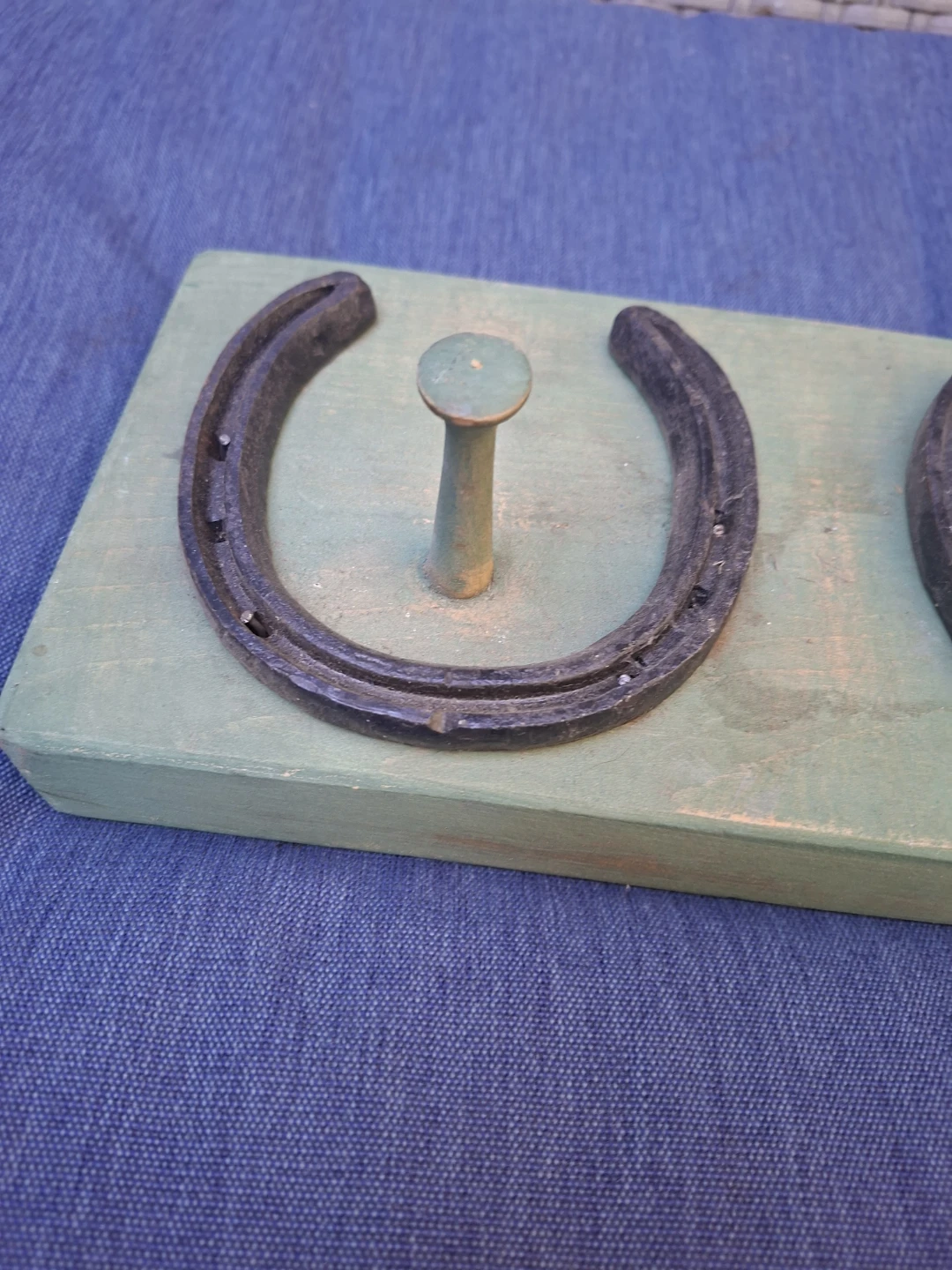 Rustic Horseshoe Wall Hook Rack - photo 4