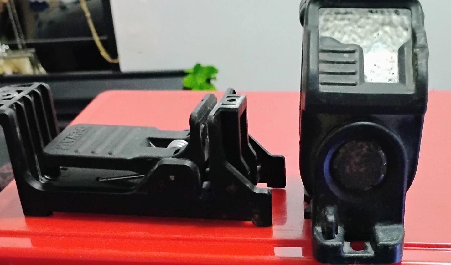 DeWalt Red Laser Line Level with Mounting Bracket - photo 5