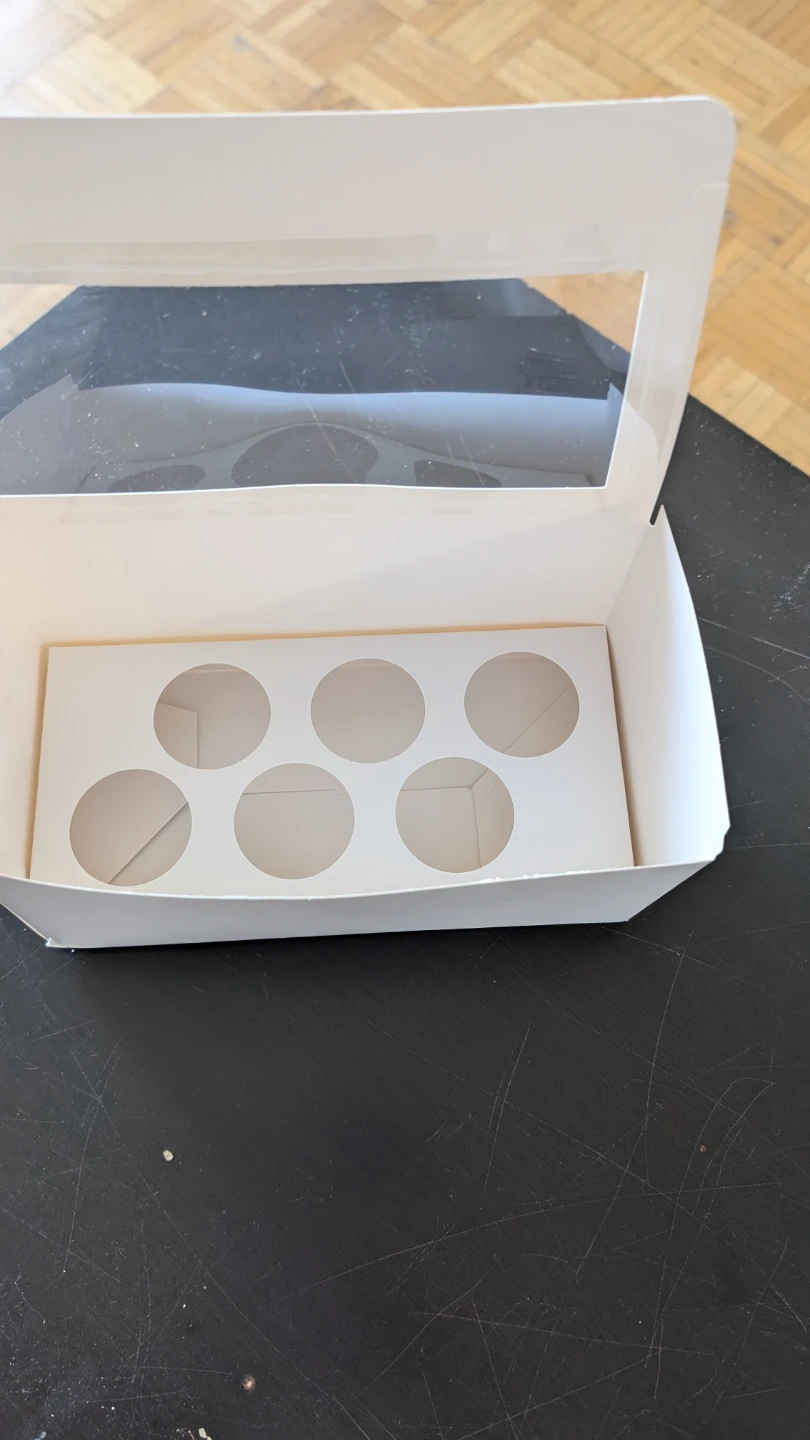 White mini Cupcake Box for 6