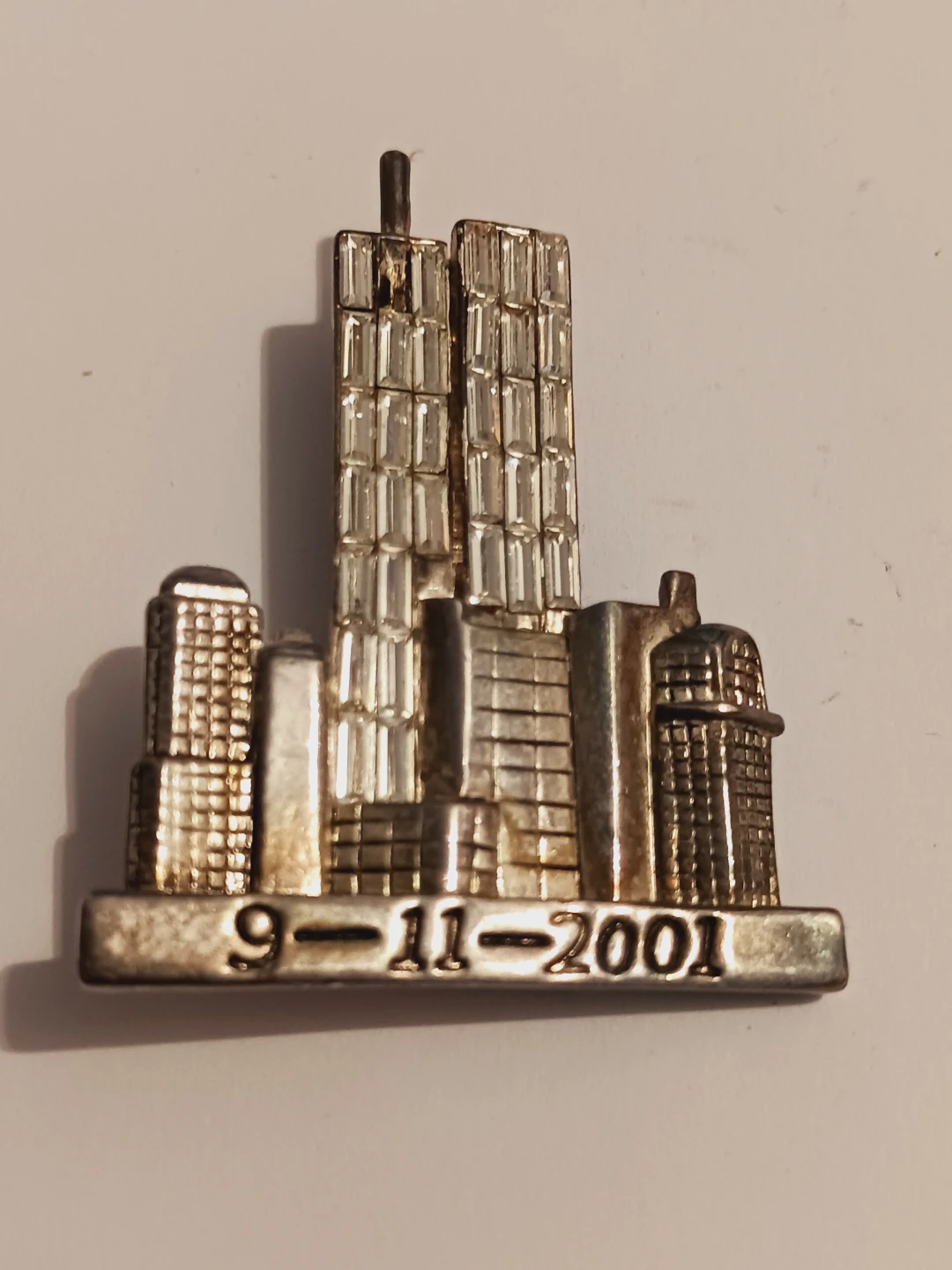 9-11-2001 Twin Towers Commemorative Pin - photo 2