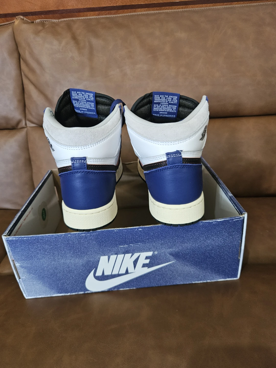 Nike Air Jordan 1 Retro High OG GS Size 6Y - photo 5