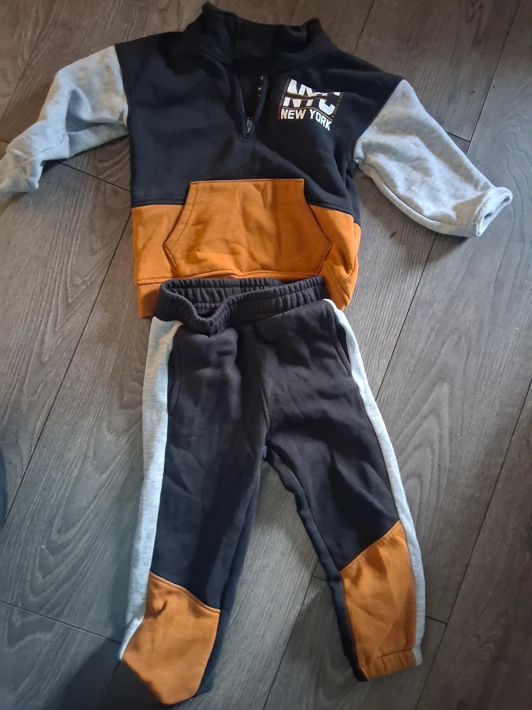 3T boys track suit