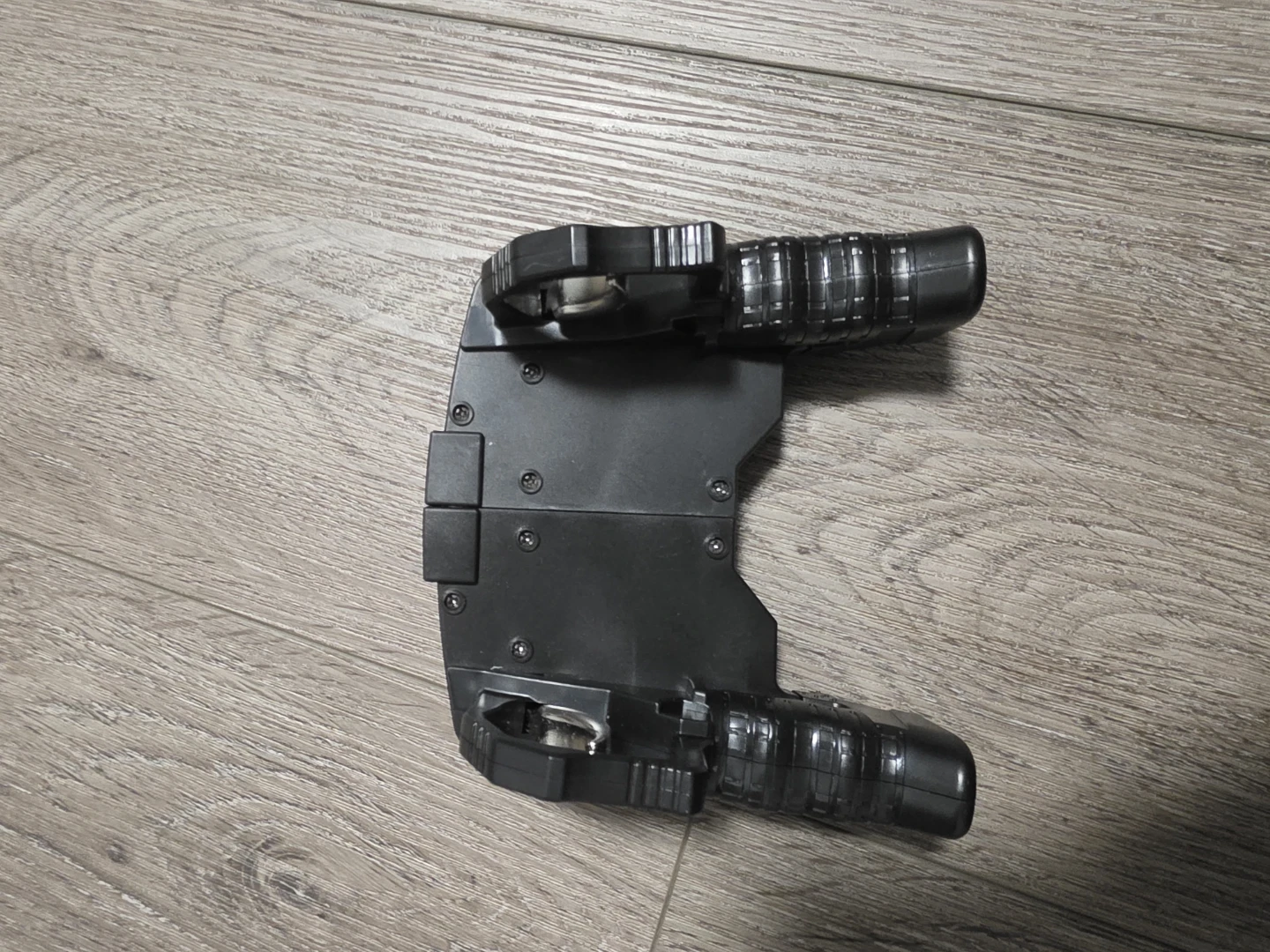 Mobile Gaming Controller Grip - photo 2