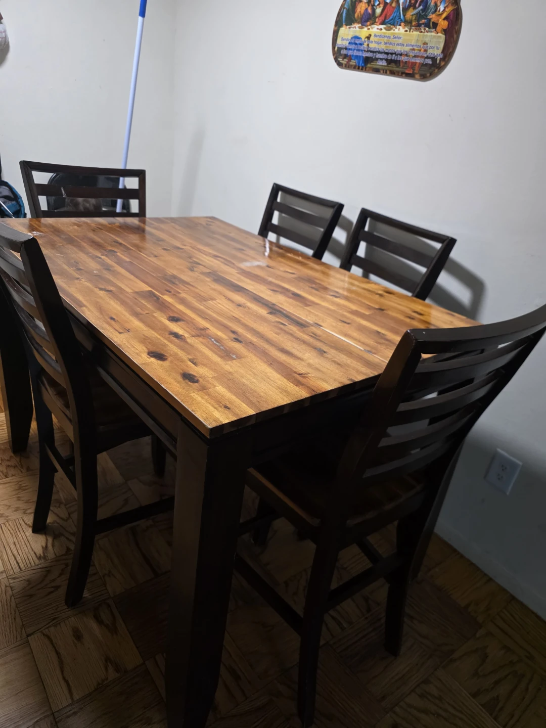 Steve Silver Company Dining Table Set