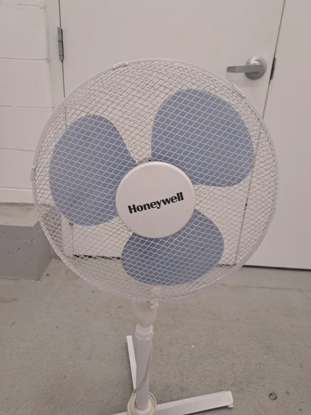 Honeywell Pedestal Fan