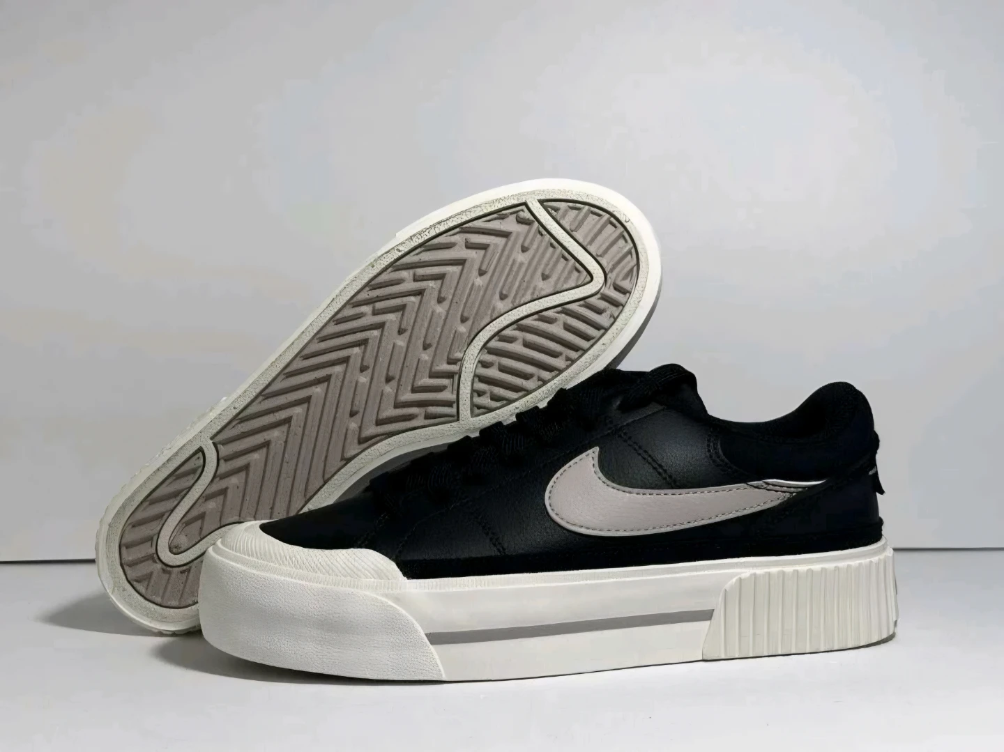 Nike Court Legacy Lift *Real Leather*EUC 7US
