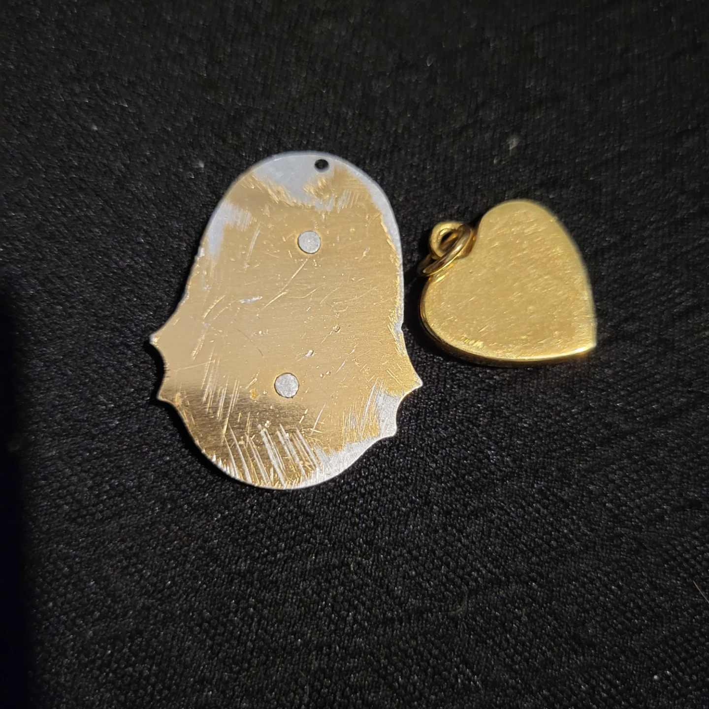 Two Vintage Religious Pendants - photo 2