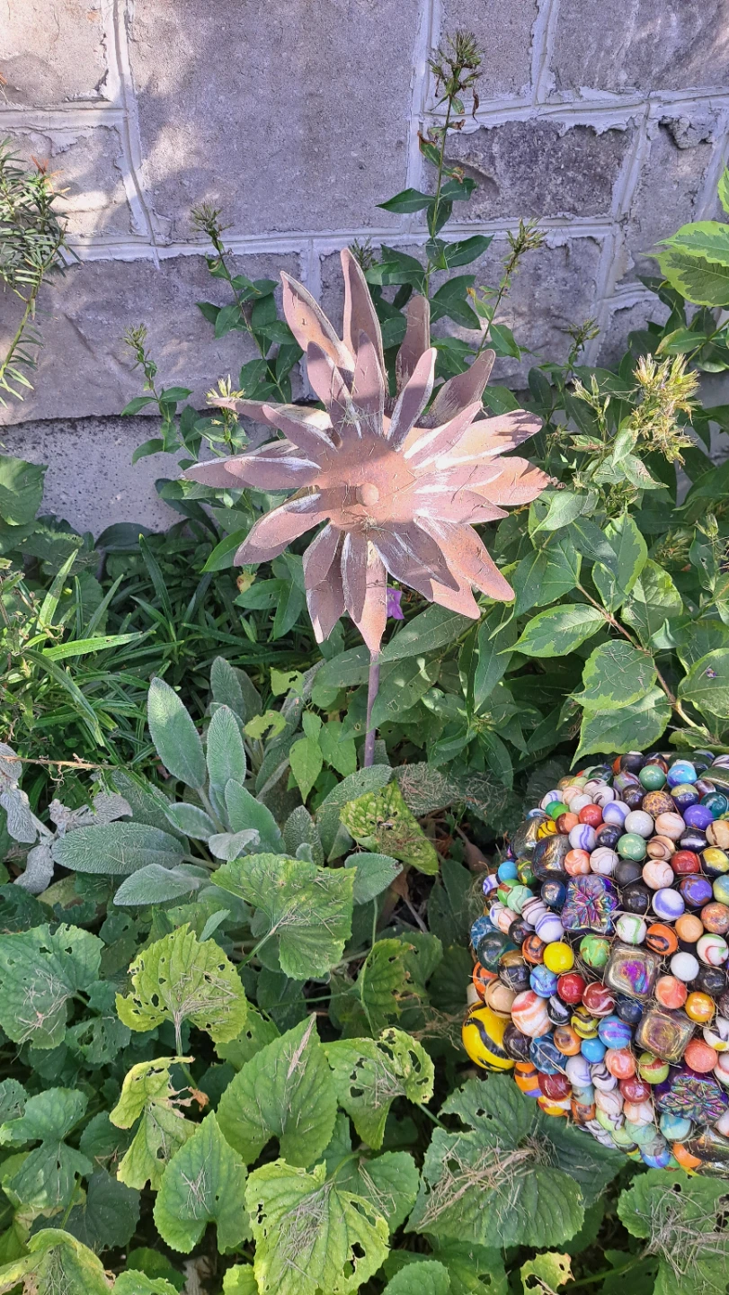 Metal Flower Garden Stake - photo 2