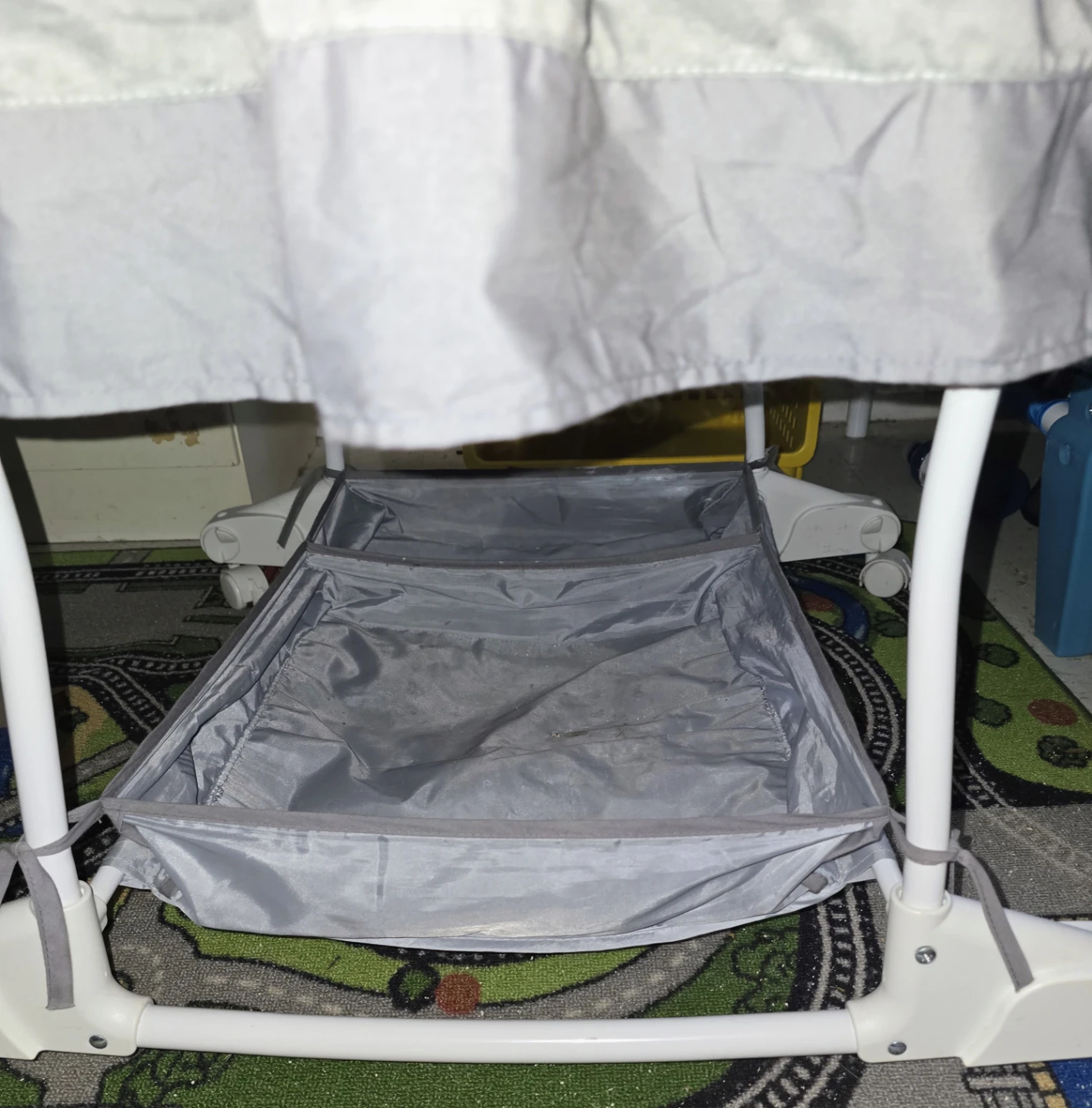 Baby bassinet with star canopy - photo 4