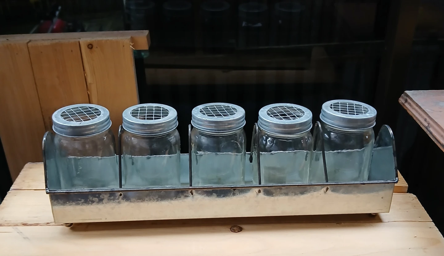 5-Jar Metal Caddy Floral Vase Set