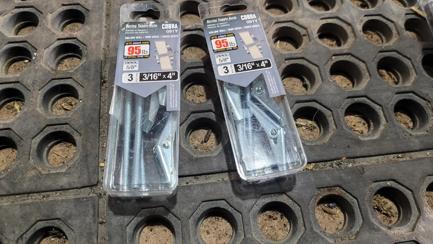Assorted Cobra Anchors and Toggle Bolts Collection - photo 5