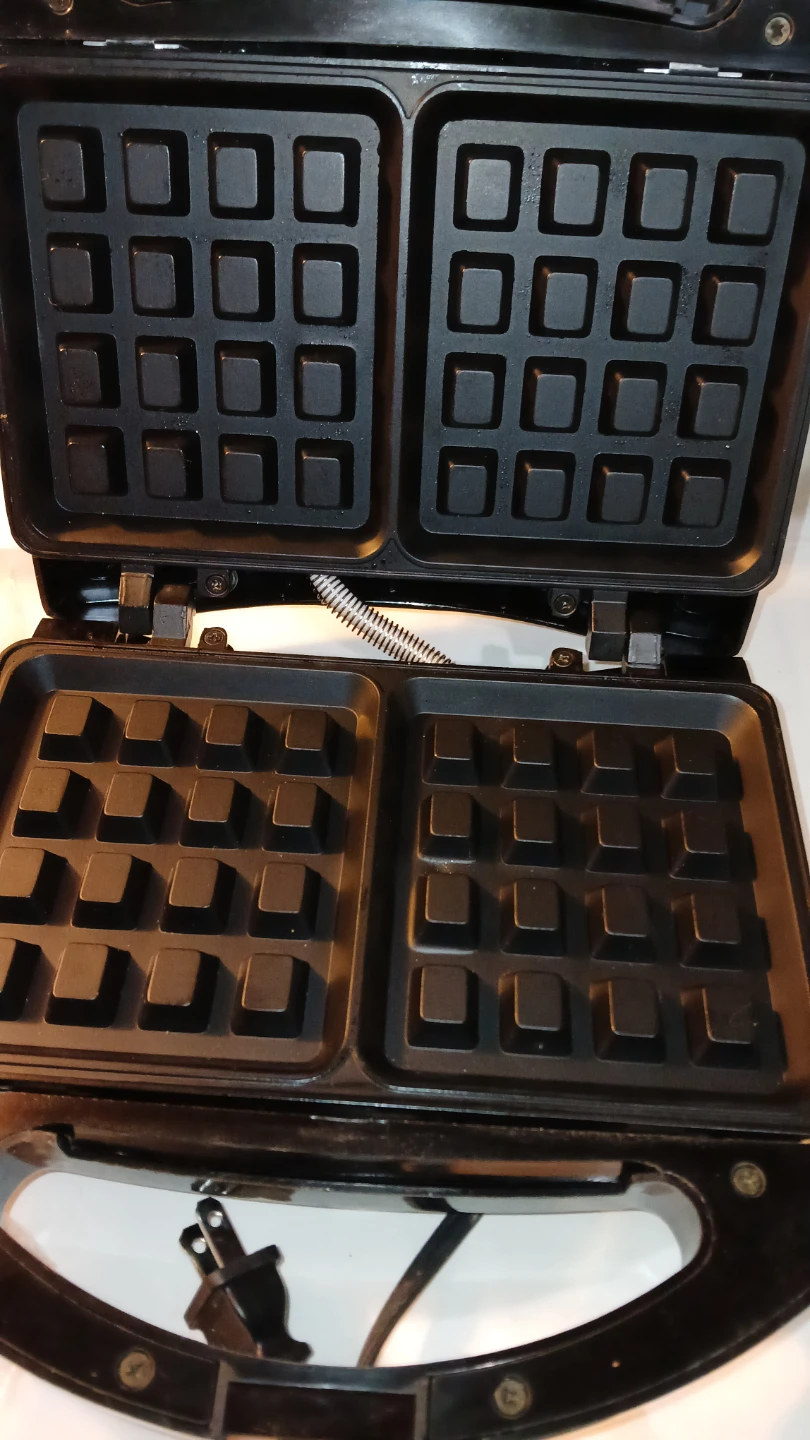 Waffle maker for $20.00 - photo 2