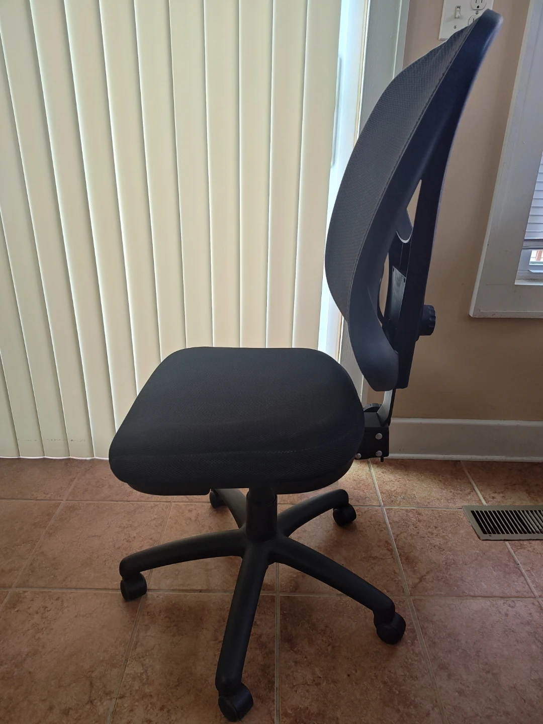 Black Mesh Office Chair - photo 4