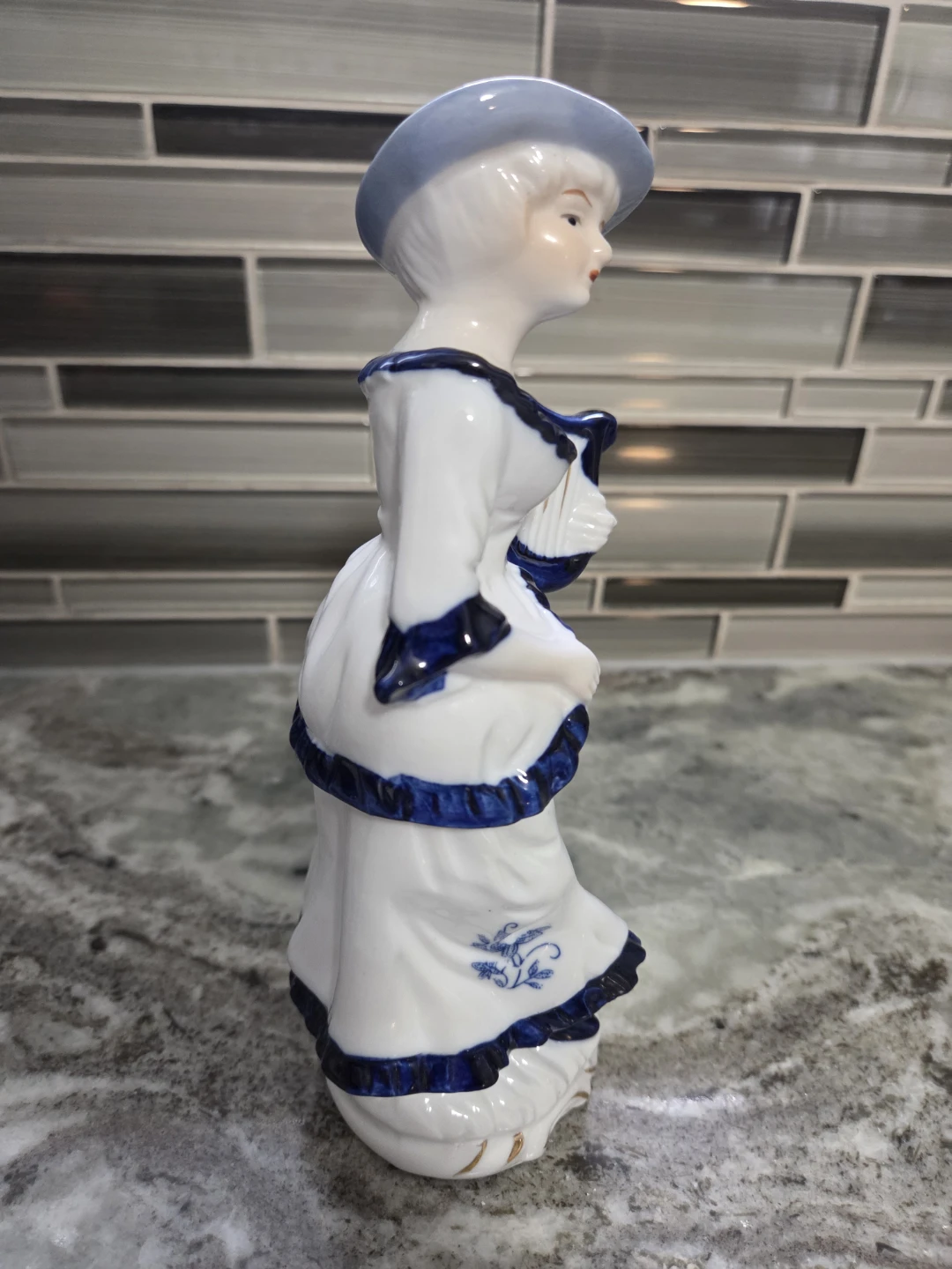 Porcelain Figurine Lady with Harp - photo 3