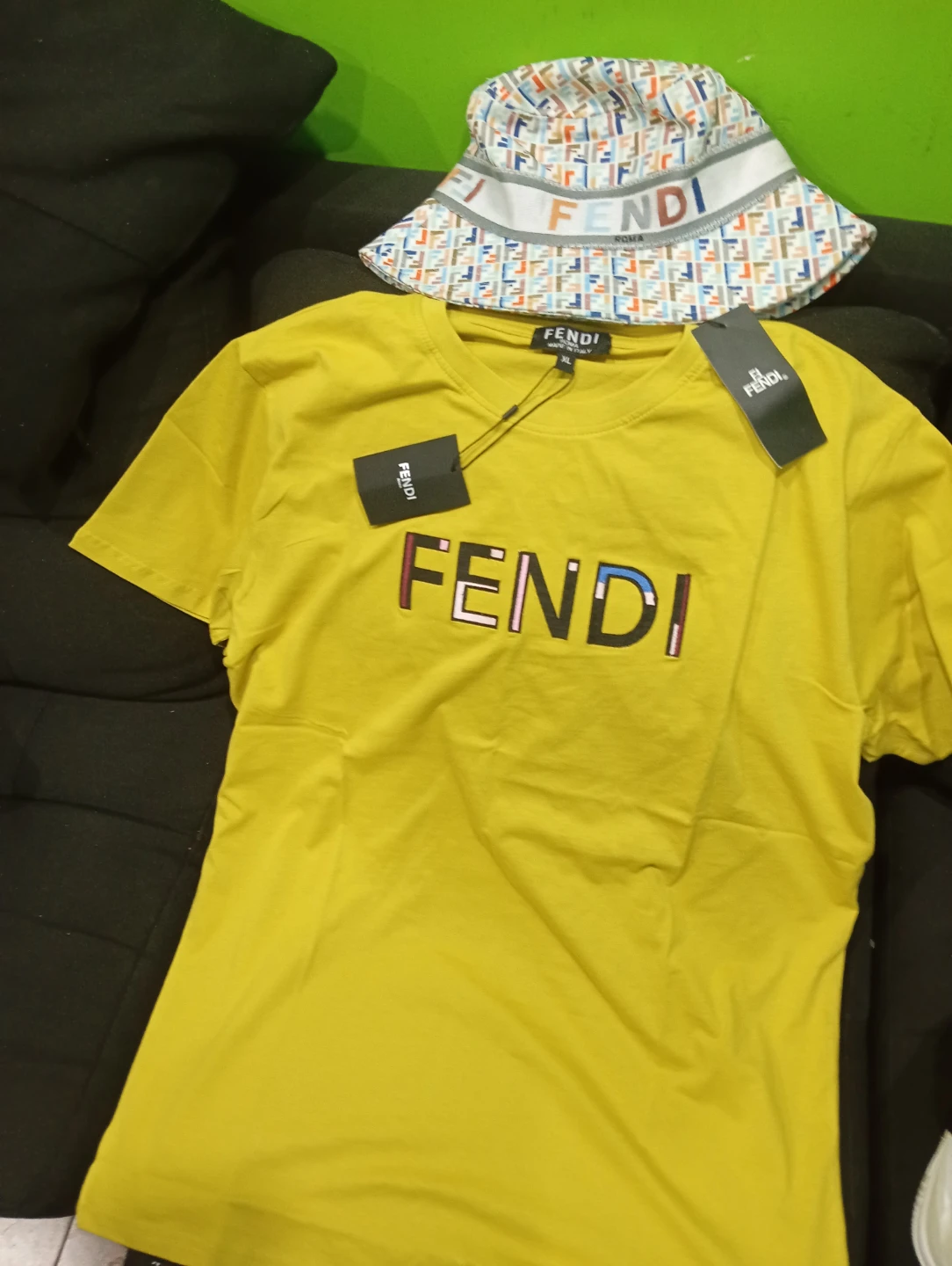 Fendi Yellow T-Shirt and Patterned Bucket Hat - photo 4