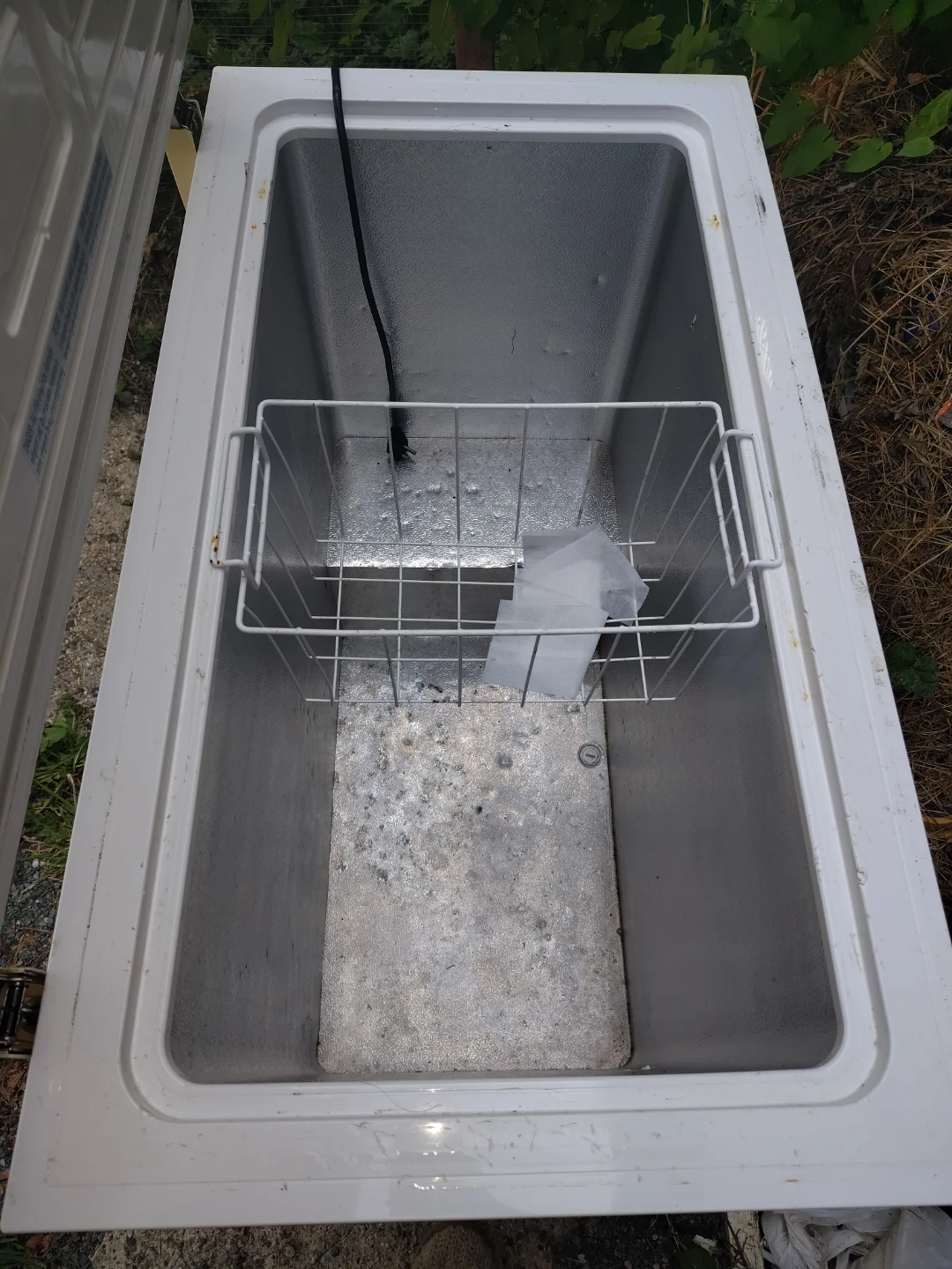 Deep freezer