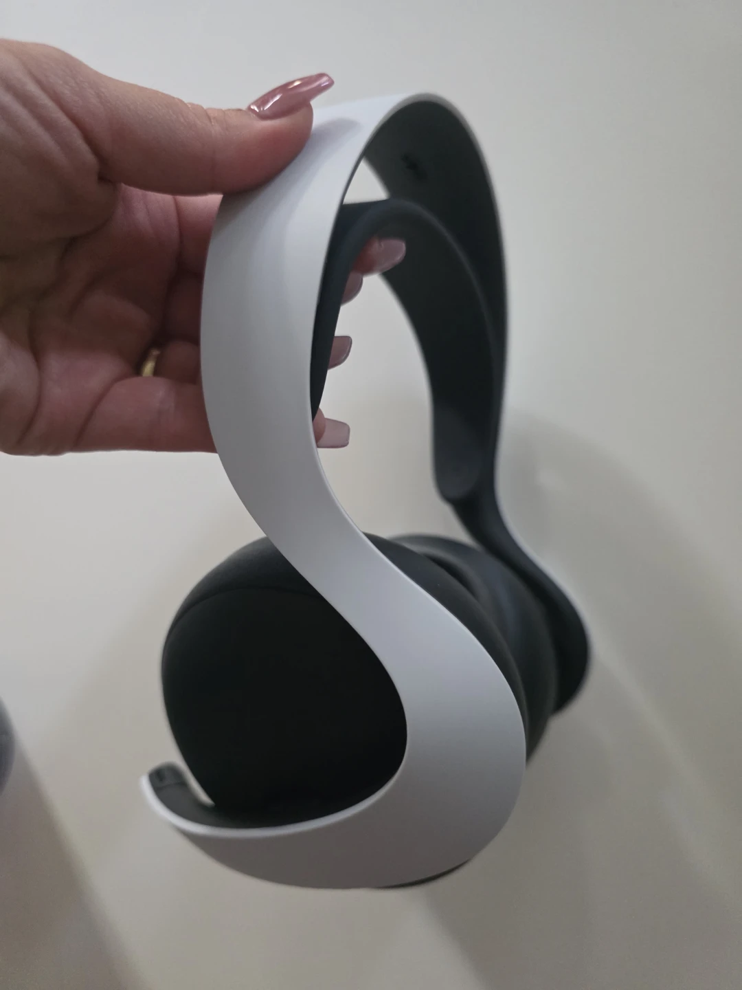 Sony Pulse 3D Wireless Headset for PS5 - photo 2