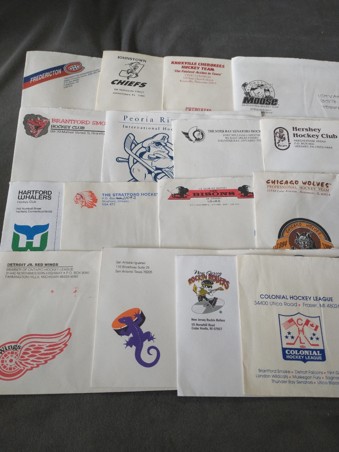 Neat! Nearly 500 envelopes from defunct hockey teams and leagues - photo 4