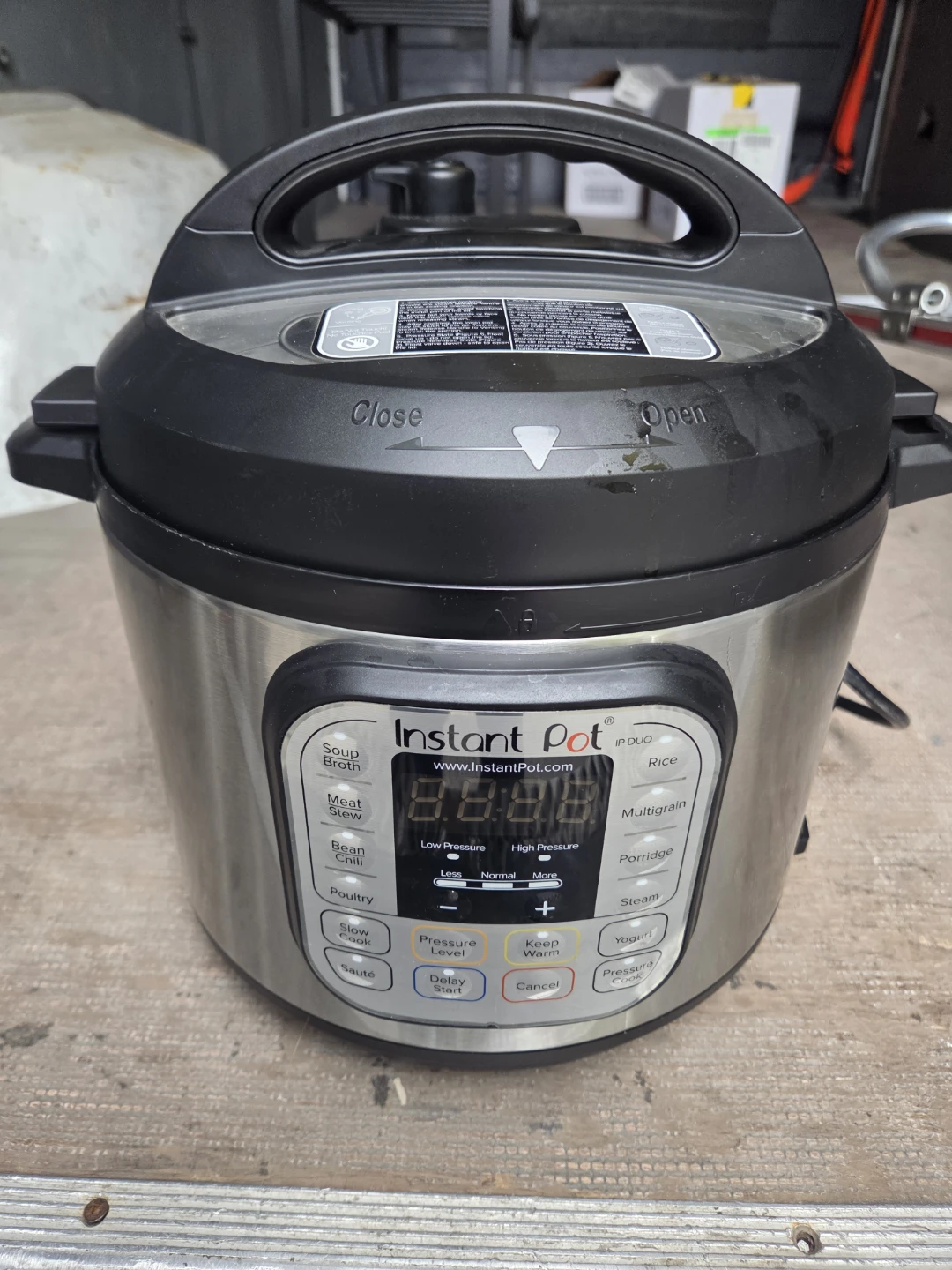 Instant Pot IP-DUO Pressure Cooker