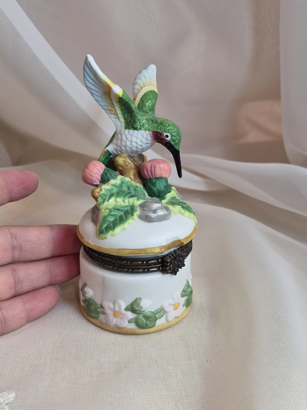 So Cute 5" tall Porcelain Hummingbird Trinket Box