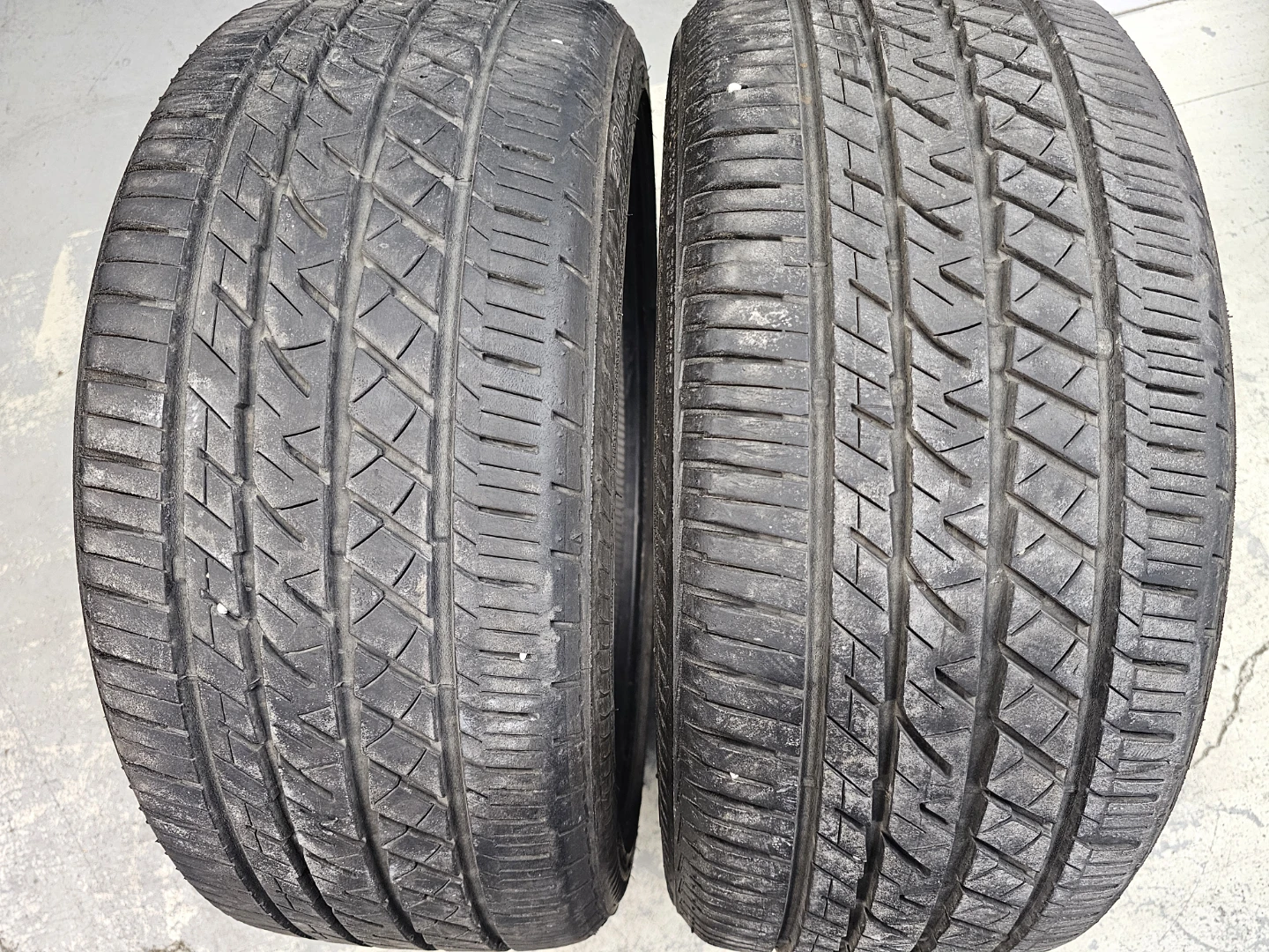 225/40 R18 ALL SEASON TIRES  (2 ONLY)
