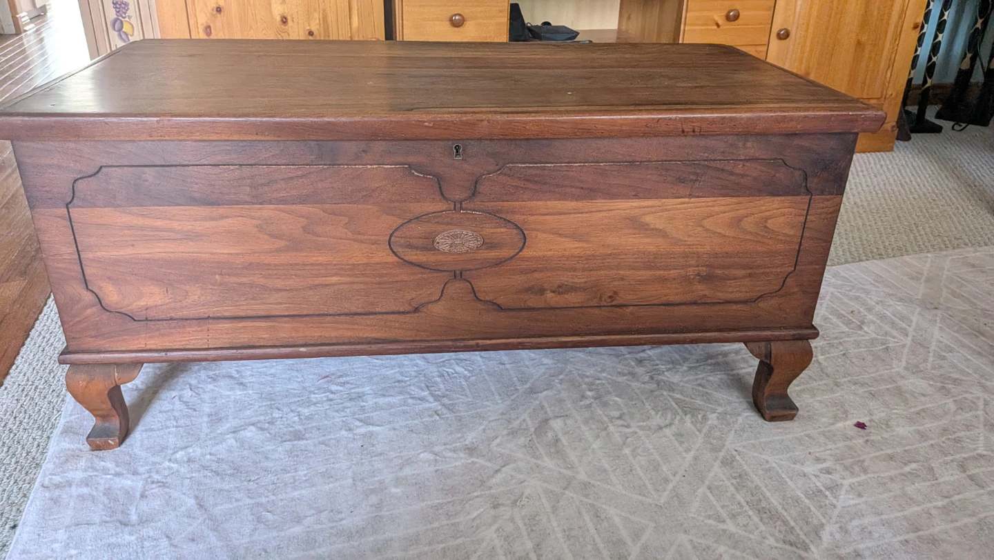 Vintage Cedar Chest (Chelsey)42"x20"x19.5" high - photo 5