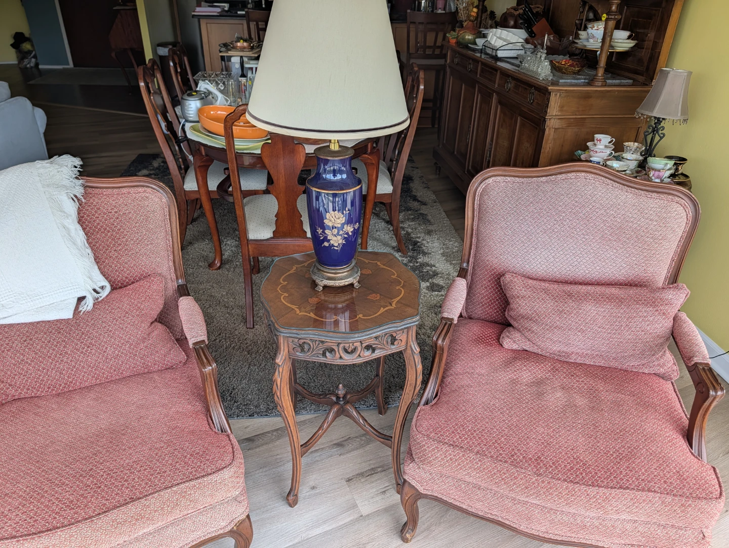 Antique red velvet chairs. - photo 4