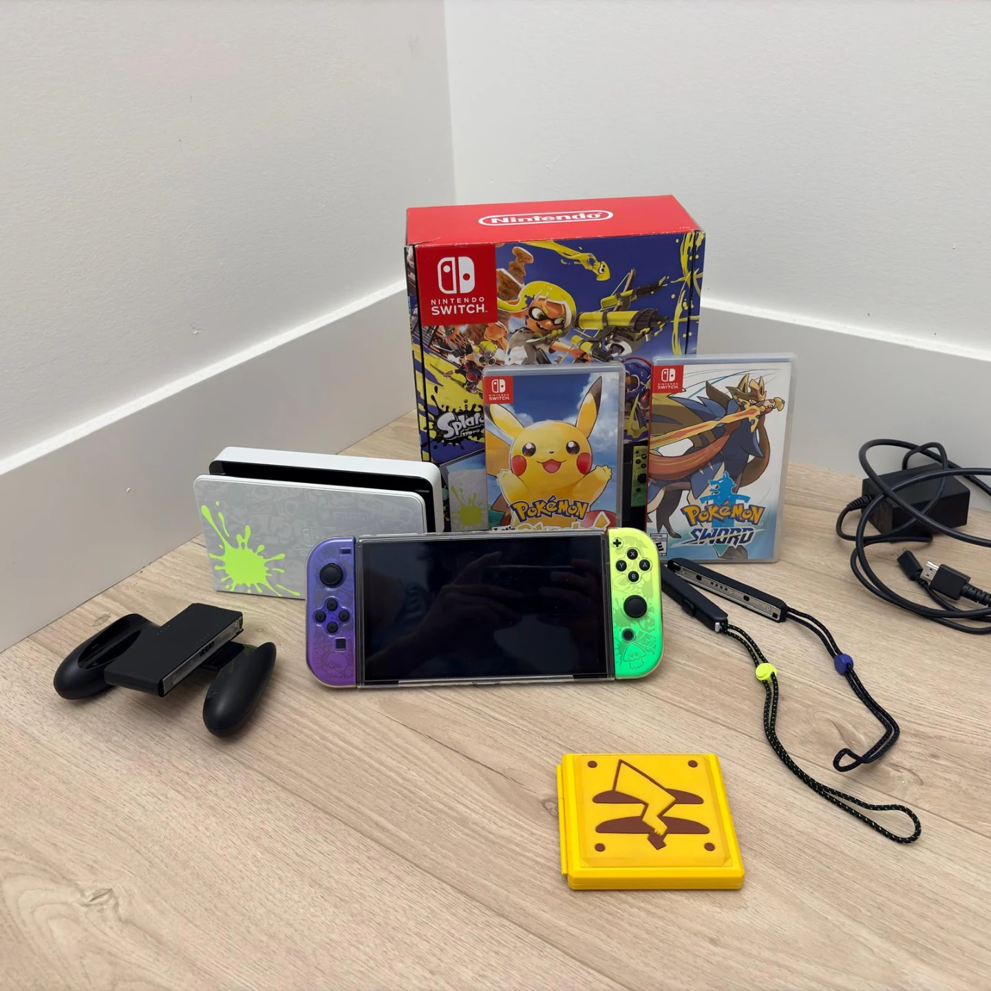 Nintendo Switch Splatoon 3 Edition Bundle