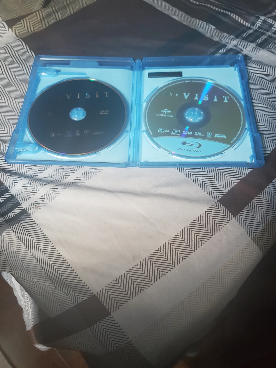 The Visit Blu-ray + DVD Combo Pack - photo 2