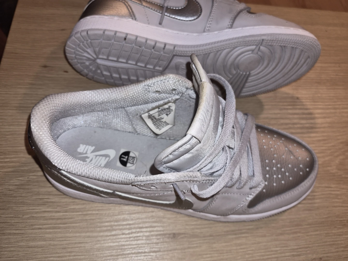 Nike Air Jordan 1 Low Metallic Silver Size 7Y