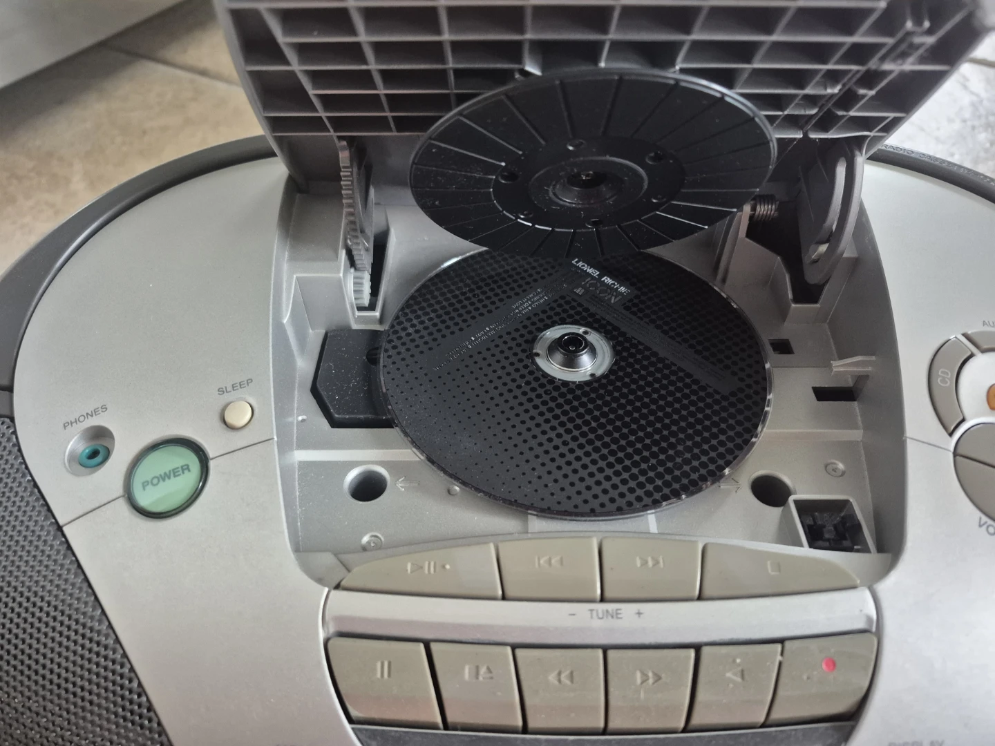 Sony CFD-S300 CD Radio Cassette Player - photo 2