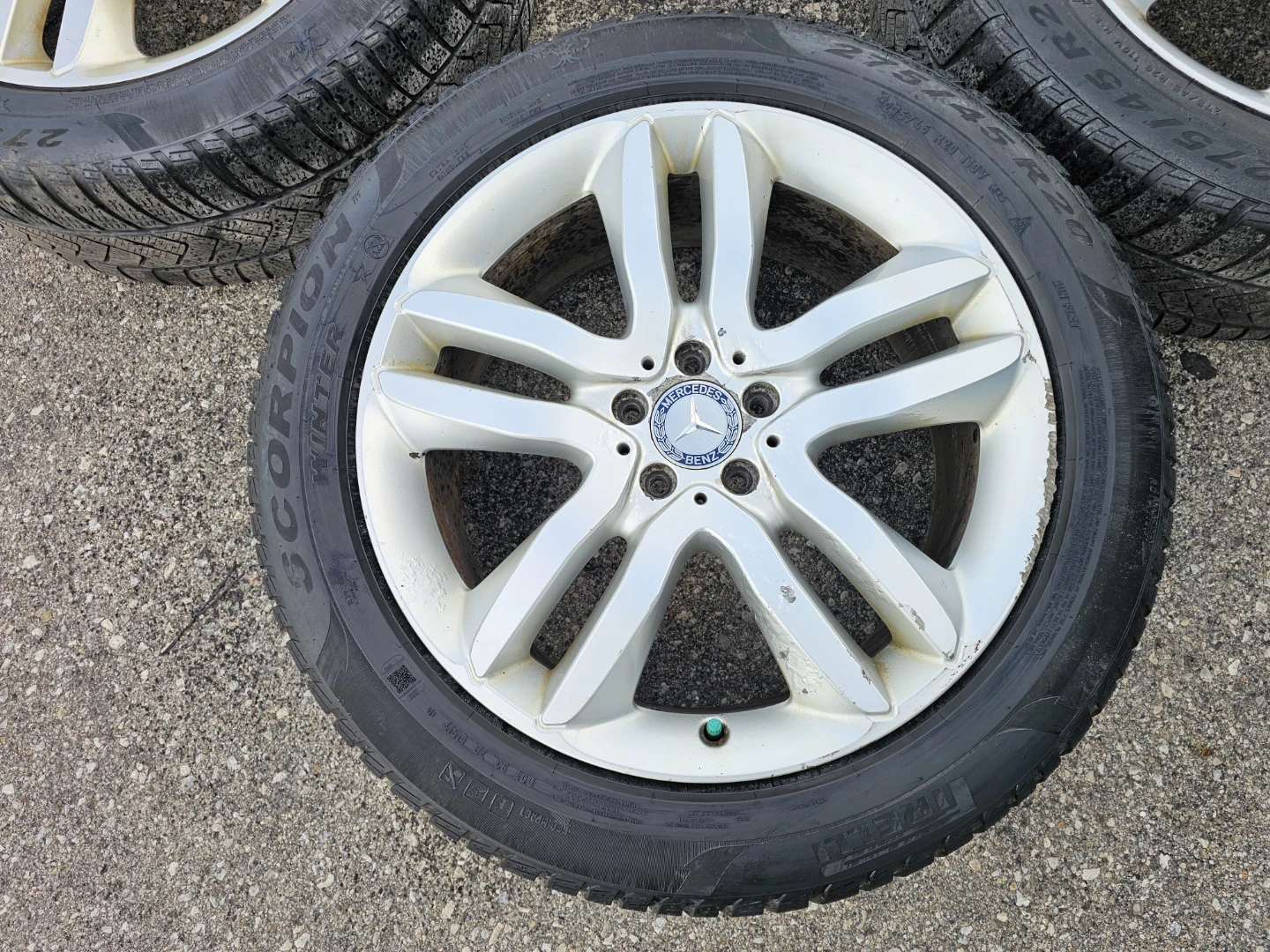 MERCEDES BENZ GL-CLASS O.E.M RIMS AND WINTER TIRES 275/45, R20 - photo 2