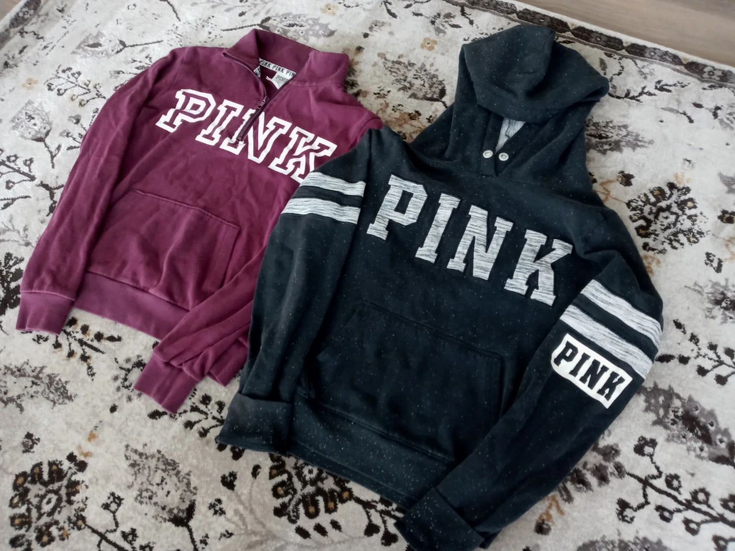 Bundle of 2 Victoria's Secret PINK Sweatshirt/ Hoodie XS/S