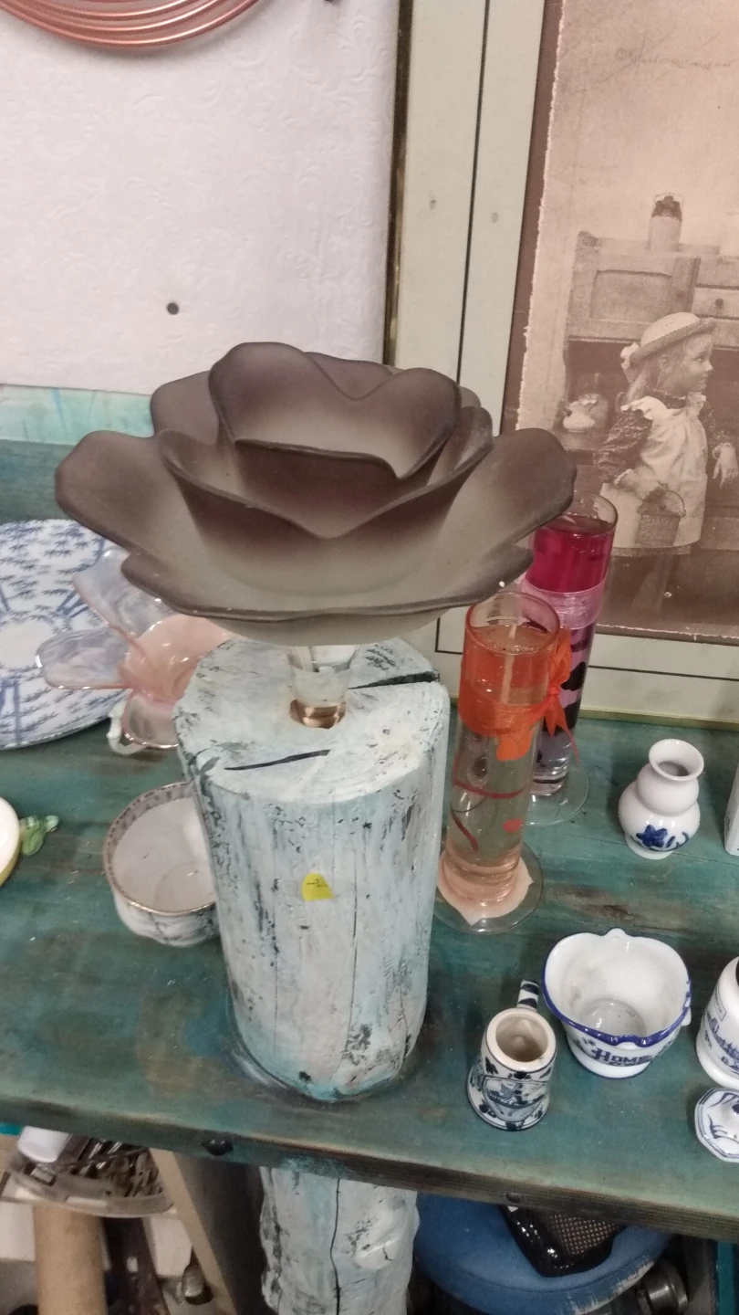 Rose Glass Candle Holder on Log Base