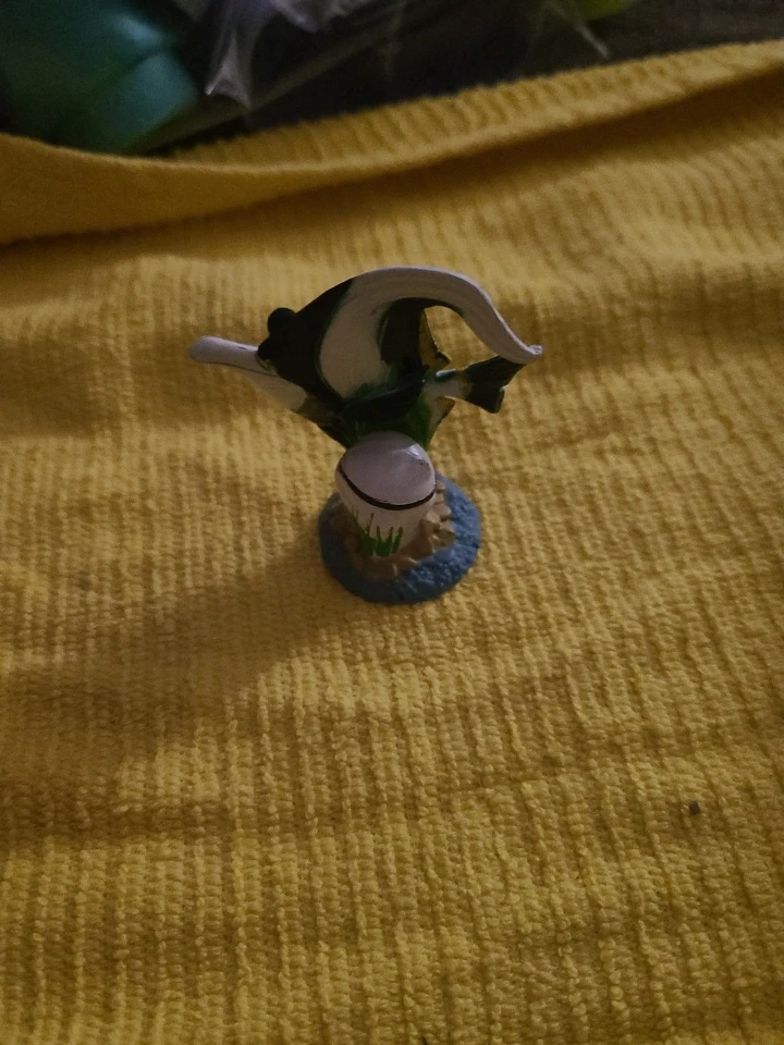 Finding Nemo Gill Moorish Idol Fish Figure Cake Topper/Figurine