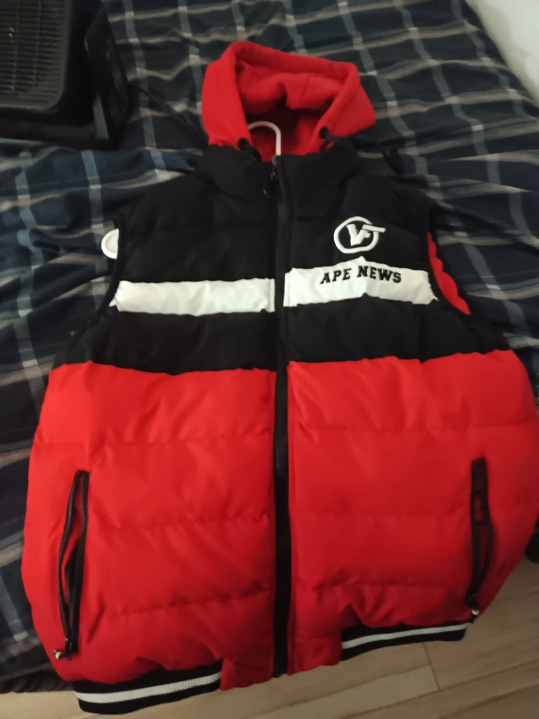 Black and Red Puffer Vest - photo 2