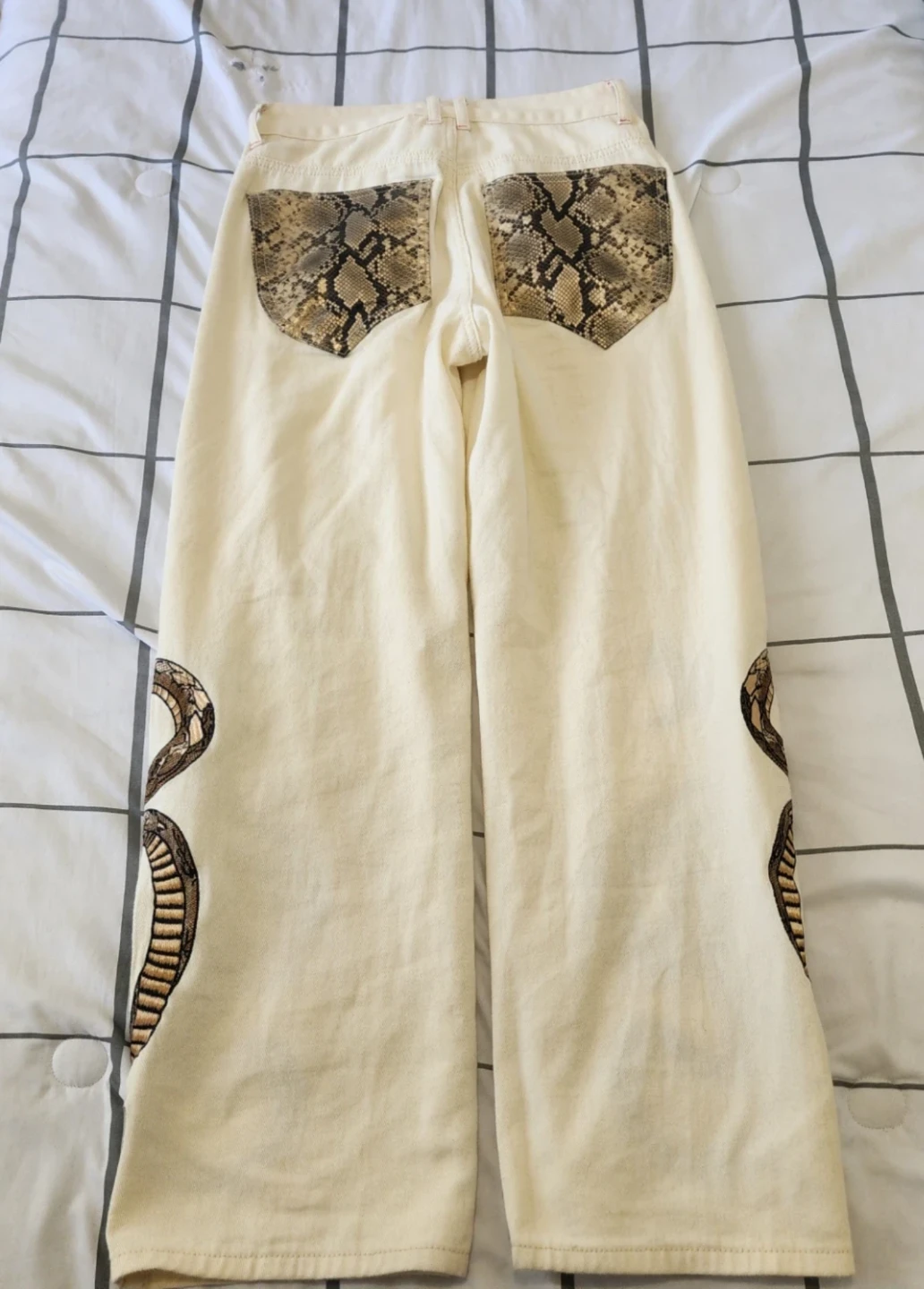 Cream snake print embroidered trousers - photo 3