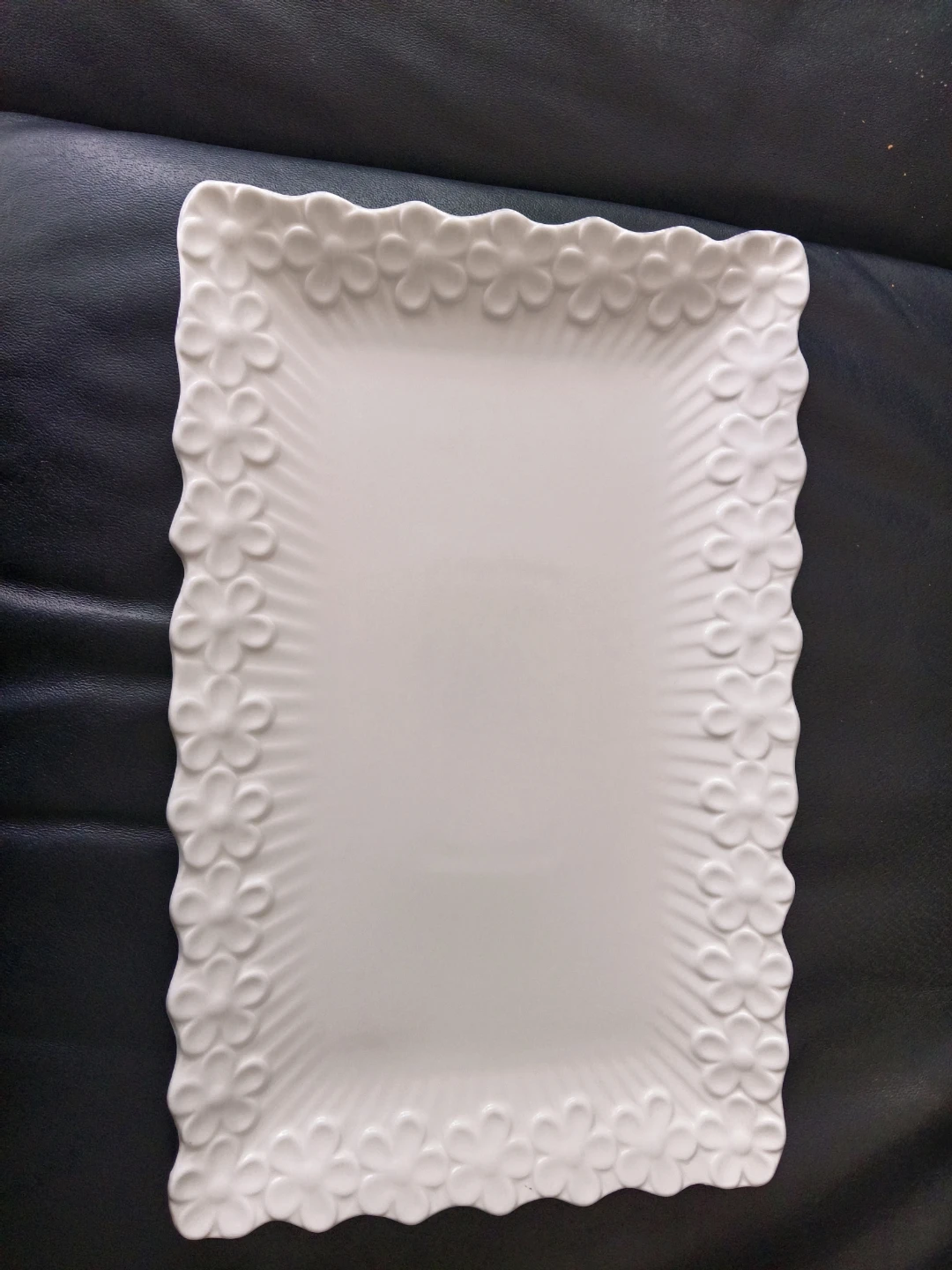 Casa Signature White Serving tray