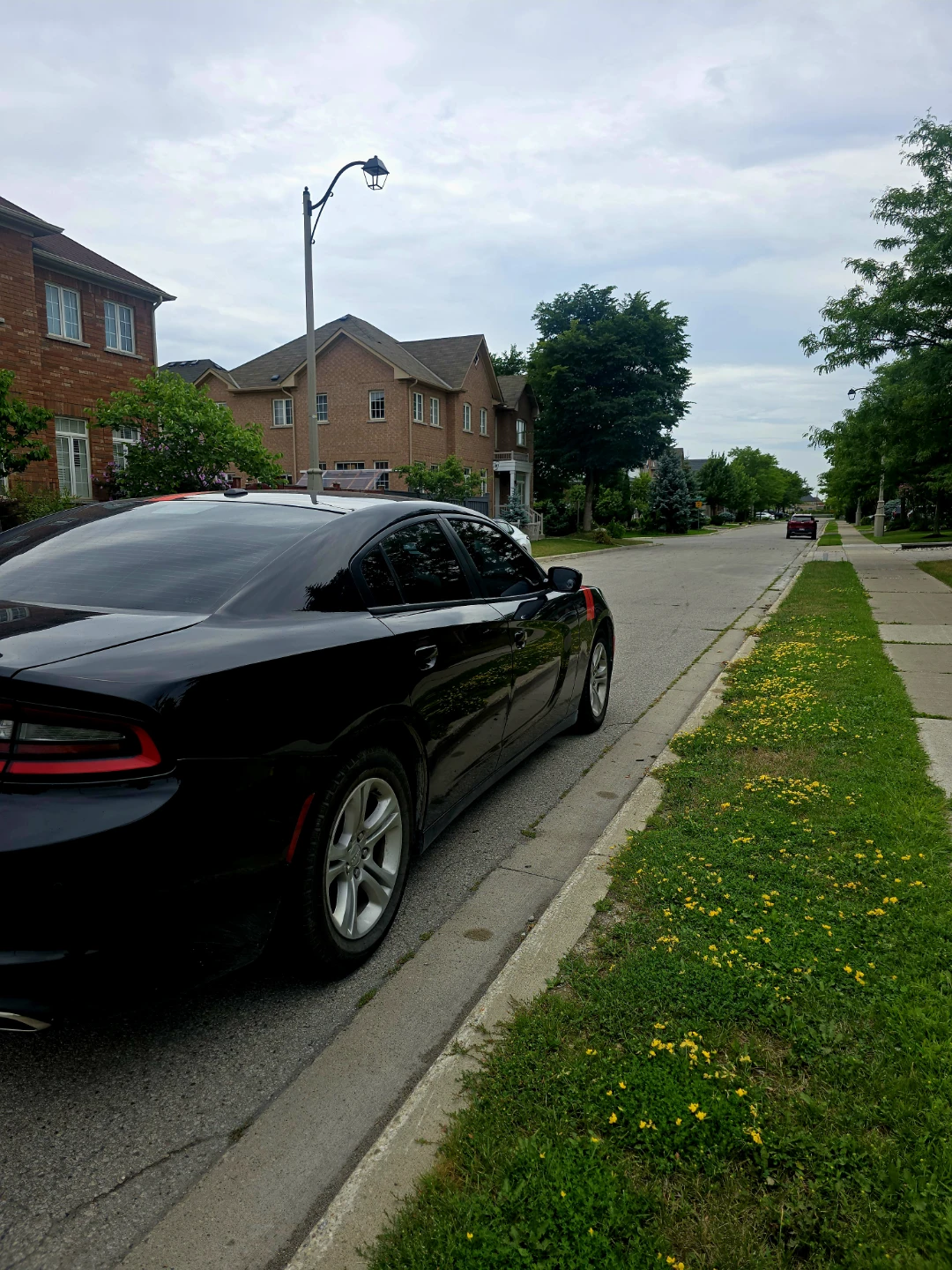Dodge Charger with Red Racing Stripes - photo 2