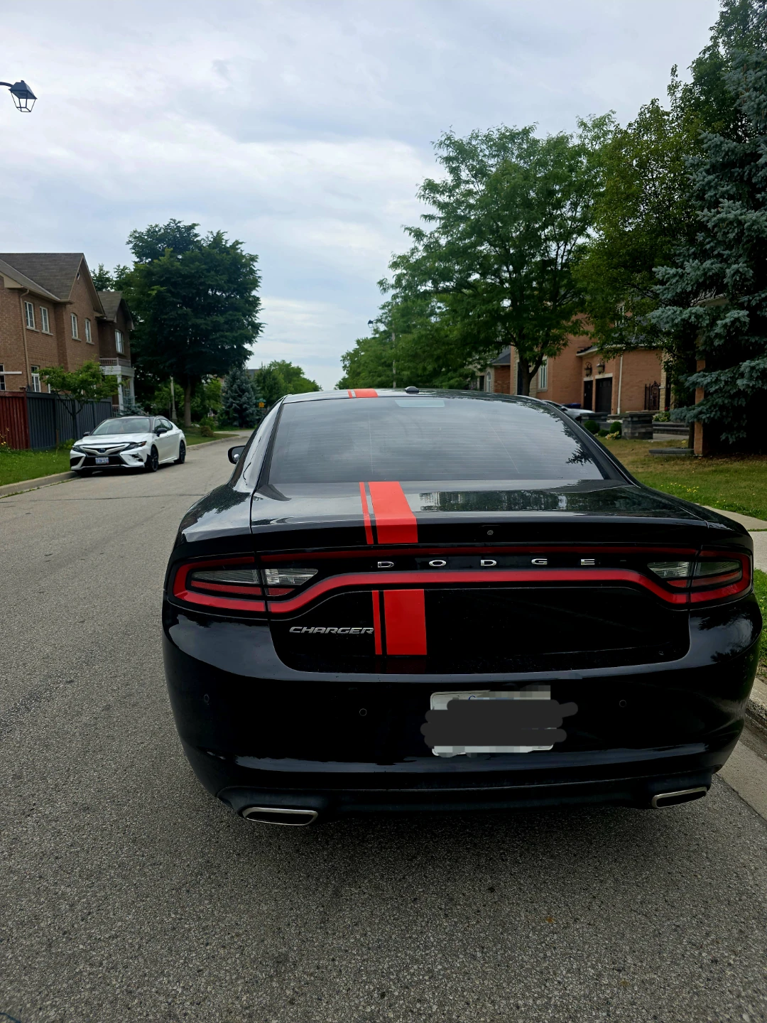 Dodge Charger with Red Racing Stripes - photo 3