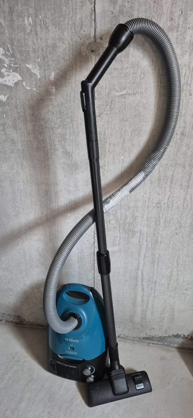 Samsung 1300W Canister Vacuum